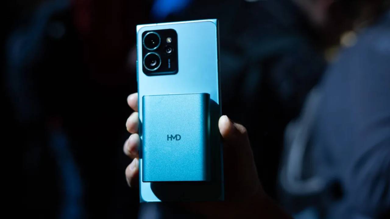 HMD, Amped Buds, kablosuz kulaklık, Qi2, MagSafe, powerbank, aktif gürültü engelleme, ANC, ENC, IP54, IPX4, MWC 2025, fiyat, özellikler, inceleme, kulaklık inceleme, kablosuz şarj, telefon şarj, HMD Amped Buds, yeni teknoloji, mobil dünya kongresi, 1600 mAh, batarya, pil, müzik dinleme süresi
