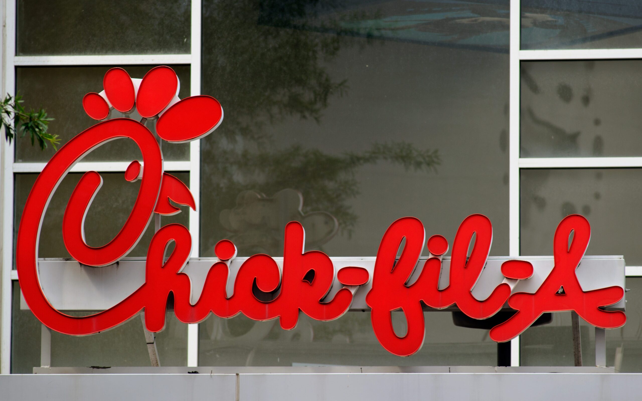 Boston, polis memuru, silahlı saldırı, Chick-fil-A, bıçaklama, ölümcül vaka, soruşturma, bölge savcısı, tanıklar, Boylston Street, silah kullanma, kendini savunma, olay yeri, cinayet, adli tıp.
