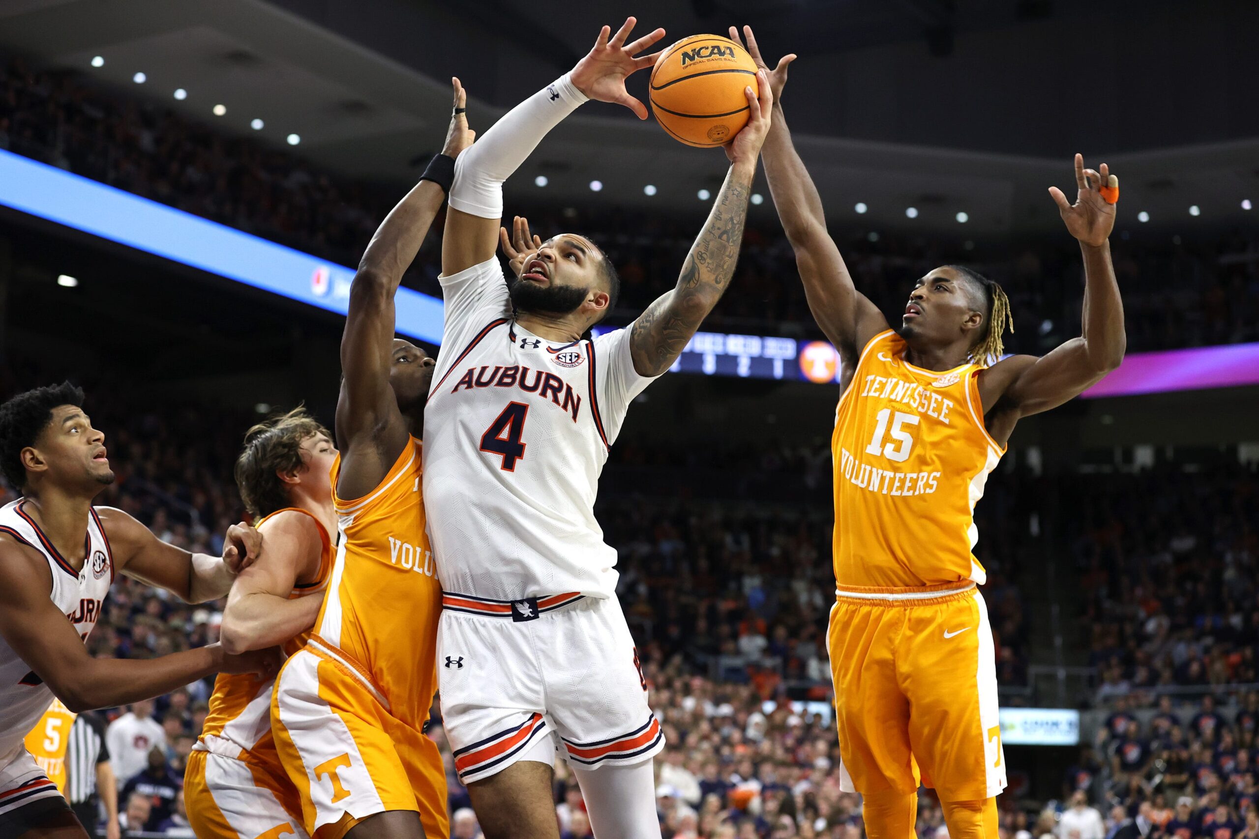 erkekler basketbolu, üniversite basketbolu, kolej basketbolu sıralamaları, USA TODAY Sports Coaches Poll, Auburn, Duke, Houston, Tennessee, Florida, St. John's, Michigan State, Alabama, Texas Tech, Iowa State, Clemson, Louisville, Texas A&M, Brigham Young, Virginia Commonwealth, en iyi 25, basketbol haberleri, spor haberleri, basketbol sezonu, Big 12, Big East, Big Ten, ACC, NCAA basketbolu, basketbol ligi, basketbol takımları, basketbol analizi
