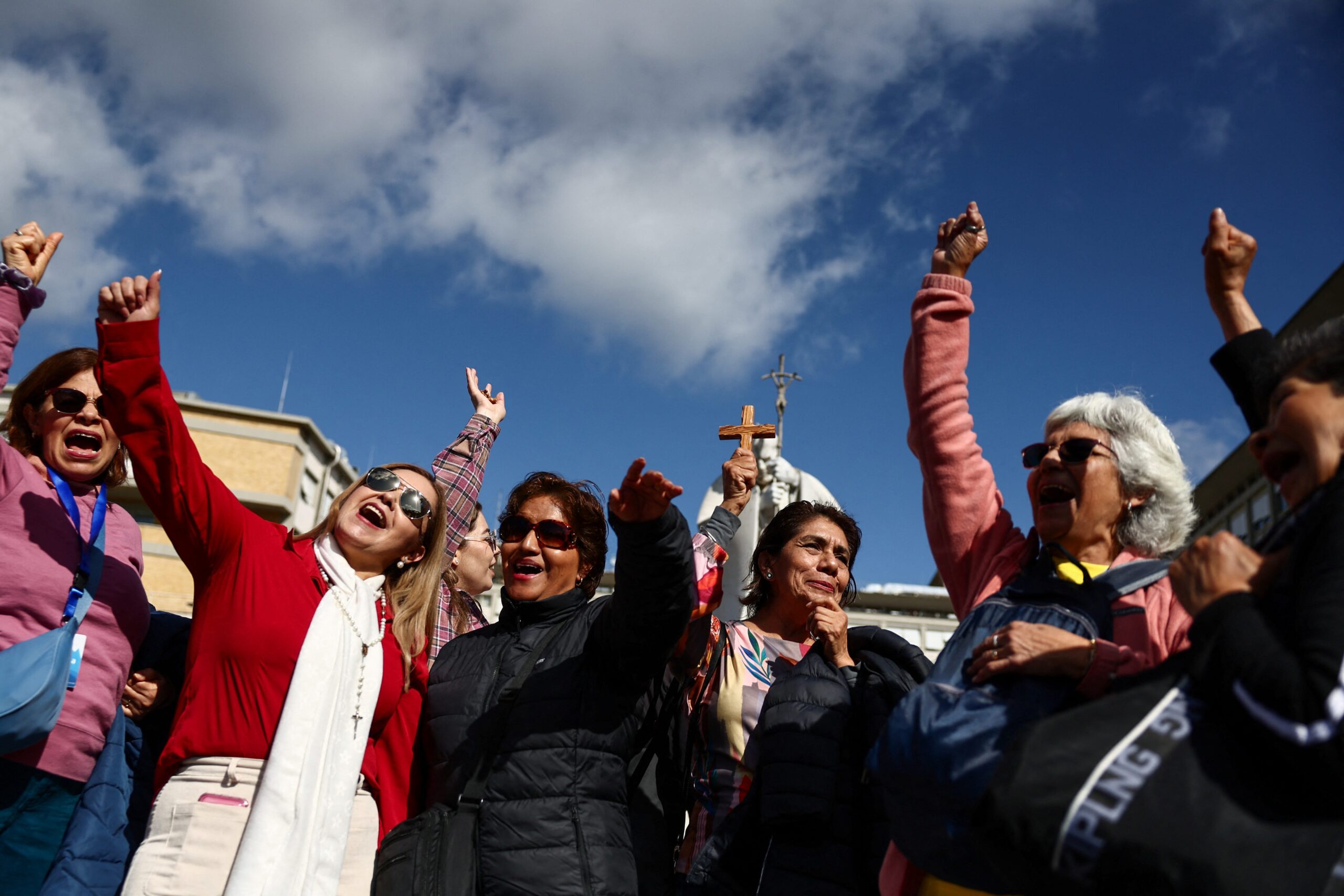 Papa Francis, Papa Francis sağlık, Papa Francis solunum yetmezliği, Papa Francis bronkoskopi, Papa Francis hastane, Vatikan, Vatikan açıklaması, Papa Francis akciğer enfeksiyonu, Papa Francis pnömoni, Papa Francis sağlık durumu, akut solunum yetmezliği, bronkospazm, endobronşiyal mukus

