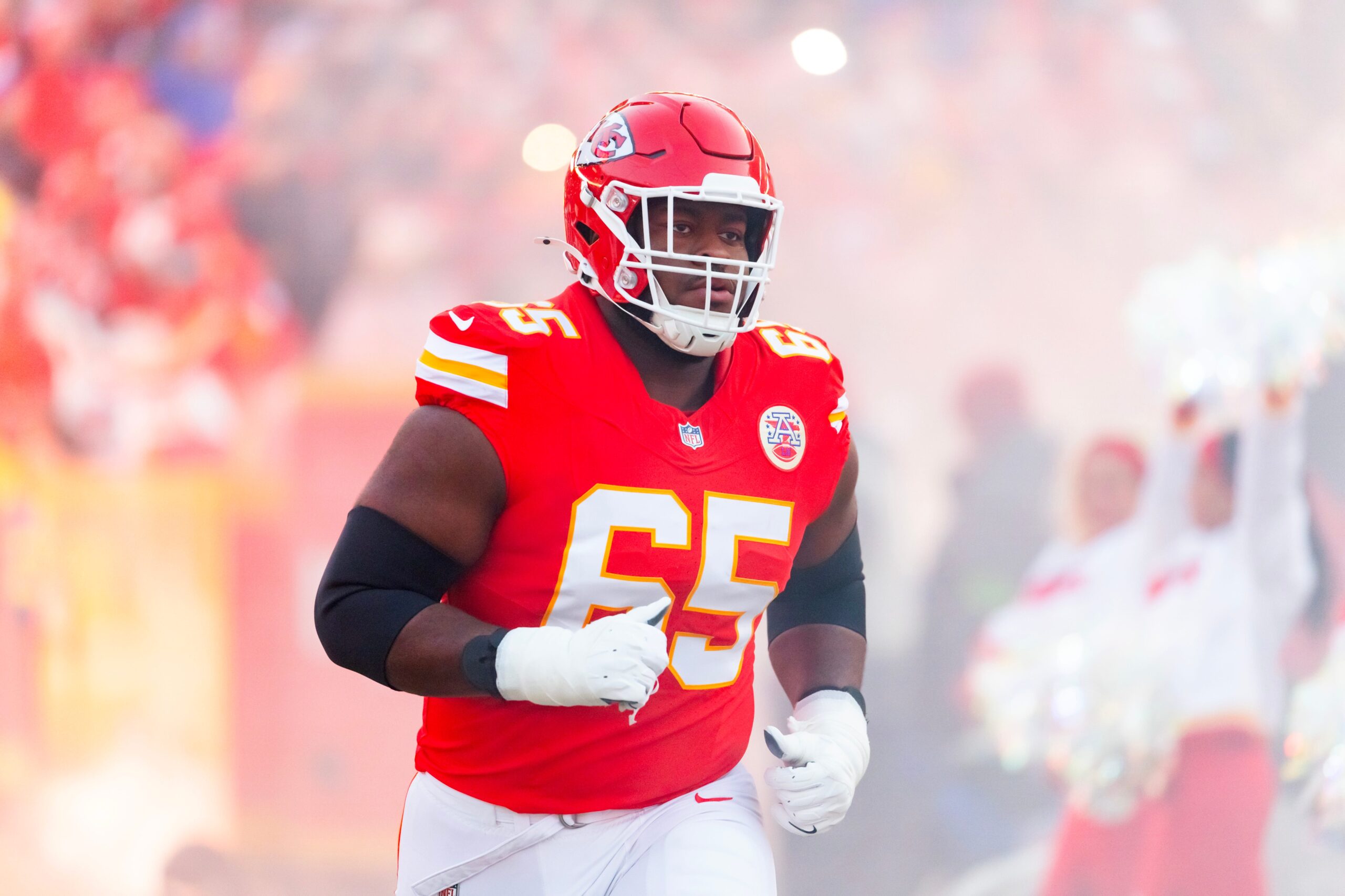 NFL franchise tag, NFL sözleşmeleri, Futbol, Kansas City Chiefs, Cincinnati Bengals, Minnesota Vikings, Dallas Cowboys, Smith, Higgins, Darnold, Odighizuwa, Serbest oyuncu dönemi, Maaş tavanı, Sözleşme yenileme, Takas, Draft, 2025 offseason, NFL Haberleri
