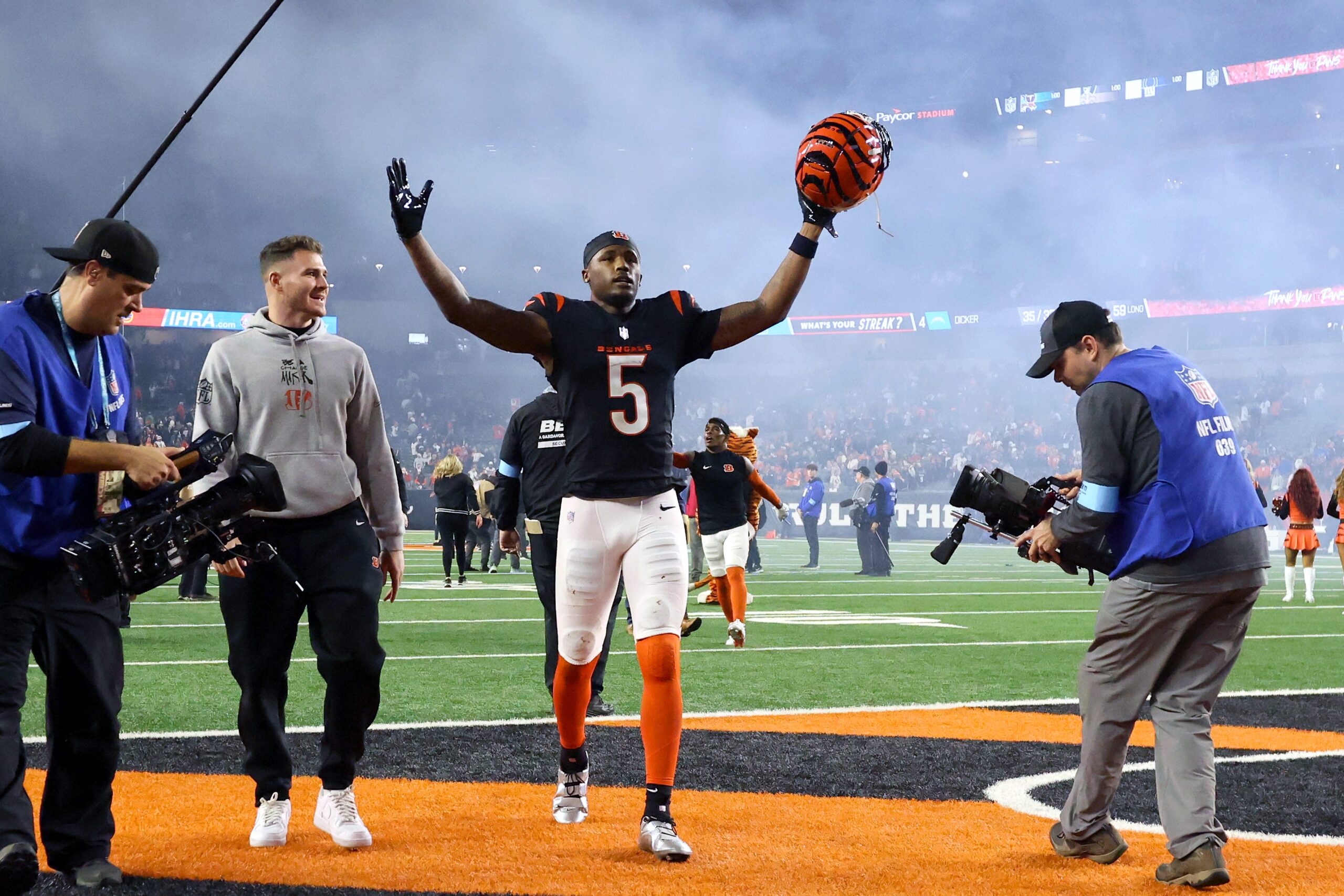 Tee Higgins, Cincinnati Bengals, Franchise Tag, NFL, Serbest Oyuncu, Joe Burrow, Ja'Marr Chase, Sözleşme, Takas, Futbol, Wide Receiver, NFL Haberleri, Tyler Dragon
