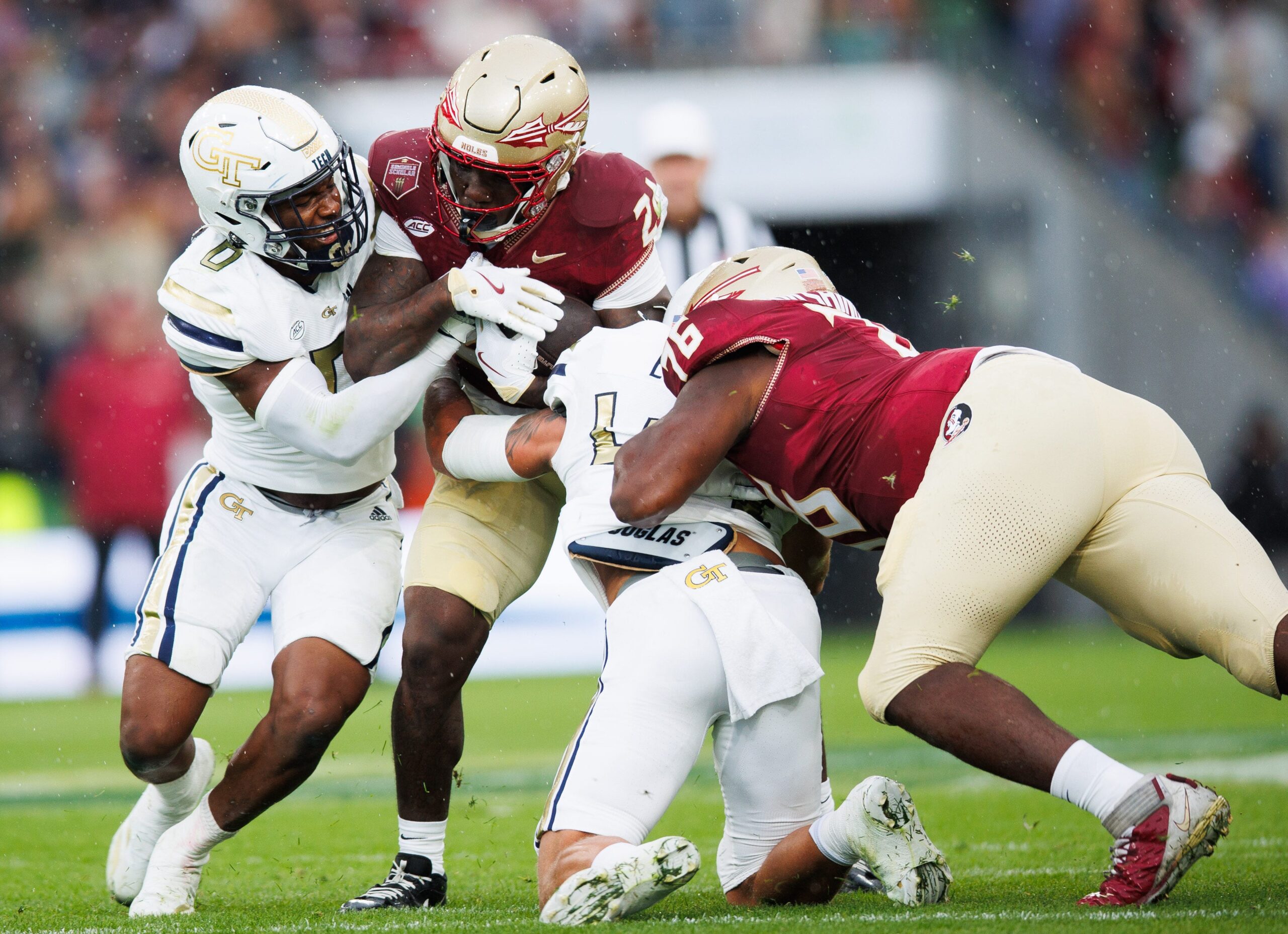 Florida Eyaleti, Clemson, ACC, dava, konferans realignment, kolej futbolu, finans, medya hakları, Büyük Onluk, ESPN, gelir dağılımı, sözleşme, müzakere, spor
