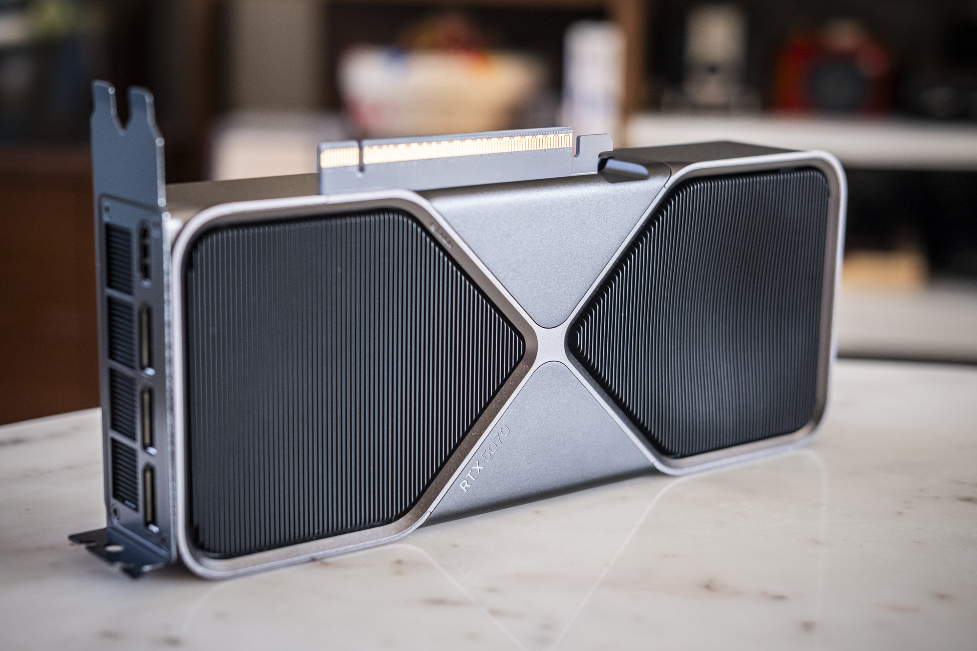 Nvidia RTX 5070, GeForce RTX 5070, DLSS 4, Multi-Frame Gen, AMD Radeon RX 9070, 1440p gaming, graphics card review, GDDR7, RTX 4070 Super, karşılaştırma, ekran kartı, performans, fiyat, oyun, inceleme, test, Adam Patrick Murray, Brad Chacos, PCWorld, Foundry
