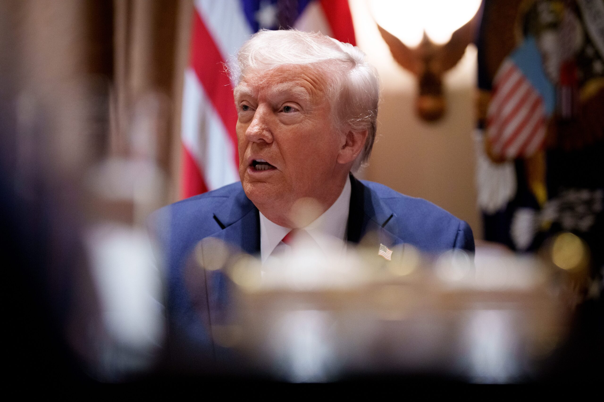 Başkan Trump, tarifeler, ticaret savaşı, Meksika, Kanada, Çin, ithalat, ihracat, ekonomi, enflasyon, tüketici harcamaları, tedarik zinciri, gıda fiyatları, otomobil fiyatları, ABD ekonomisi, uluslararası ticaret, misilleme, uyuşturucu, fentanil, gümrük vergileri
