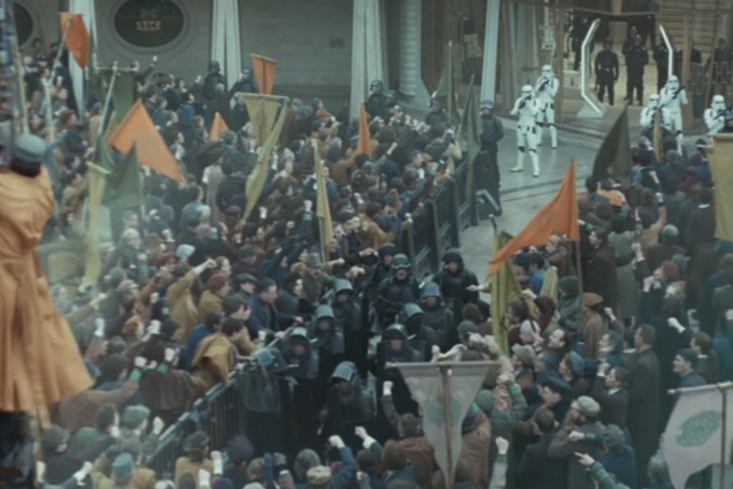 Andor Sezon 2, Star Wars, Disney+, Rogue One, Cassian Andor, Mon Mothma, Rebel Alliance, Ghorman Massacre, Orson Krennic, K-2SO, Yavin IV, Saw Gerrera, U-Wing, Tony Gilroy, Diego Luna, Genevieve O'Reilly, Star Wars Rebels, İmparatorluk, İsyancılar, Yeni Fragman, Yayın Tarihi, Bölümler, Star Wars Hikayesi, Star Wars Evreni, Uzay Operası, Bilim Kurgu, Dizi İncelemesi, Dizi Haberleri, Fan Teorileri, Derinlemesine Analiz, Karakter Gelişimi, İmparatorluk Zulmü, Direniş, Savaş, Aksiyon, Macera, Dram, Politik Gerilim, Asiler, Galaksi, Güç, Karanlık Taraf, Aydınlık Taraf, Film Müziği, Özel Efektler, Görsel Şölen, Hikaye Anlatımı, Star Wars Canon, Genişletilmiş Evren, Türkçe
