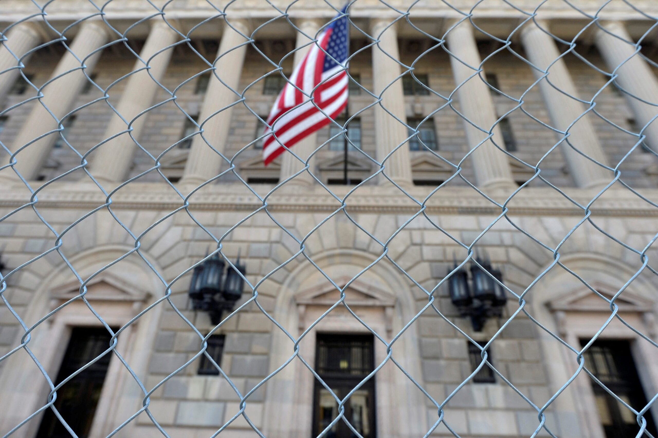 Federal hükümet kapanması, ABD hükümet kapanması, Kongre, Donald Trump, Elon Musk, DOGE, bütçe görüşmeleri, federal çalışanlar, ödeneksizlik, Senato Bütçe Komitesi, Patty Murray, Temsilciler Meclisi Başkanı Mike Johnson, Rosa DeLauro, geçici çözüm (CR), federal kurumlar, temel çalışanlar, esansiyel olmayan çalışanlar, ABD hükümet kapanması 2018, ABD hükümet kapanması 2019, son tarih, 14 Mart
