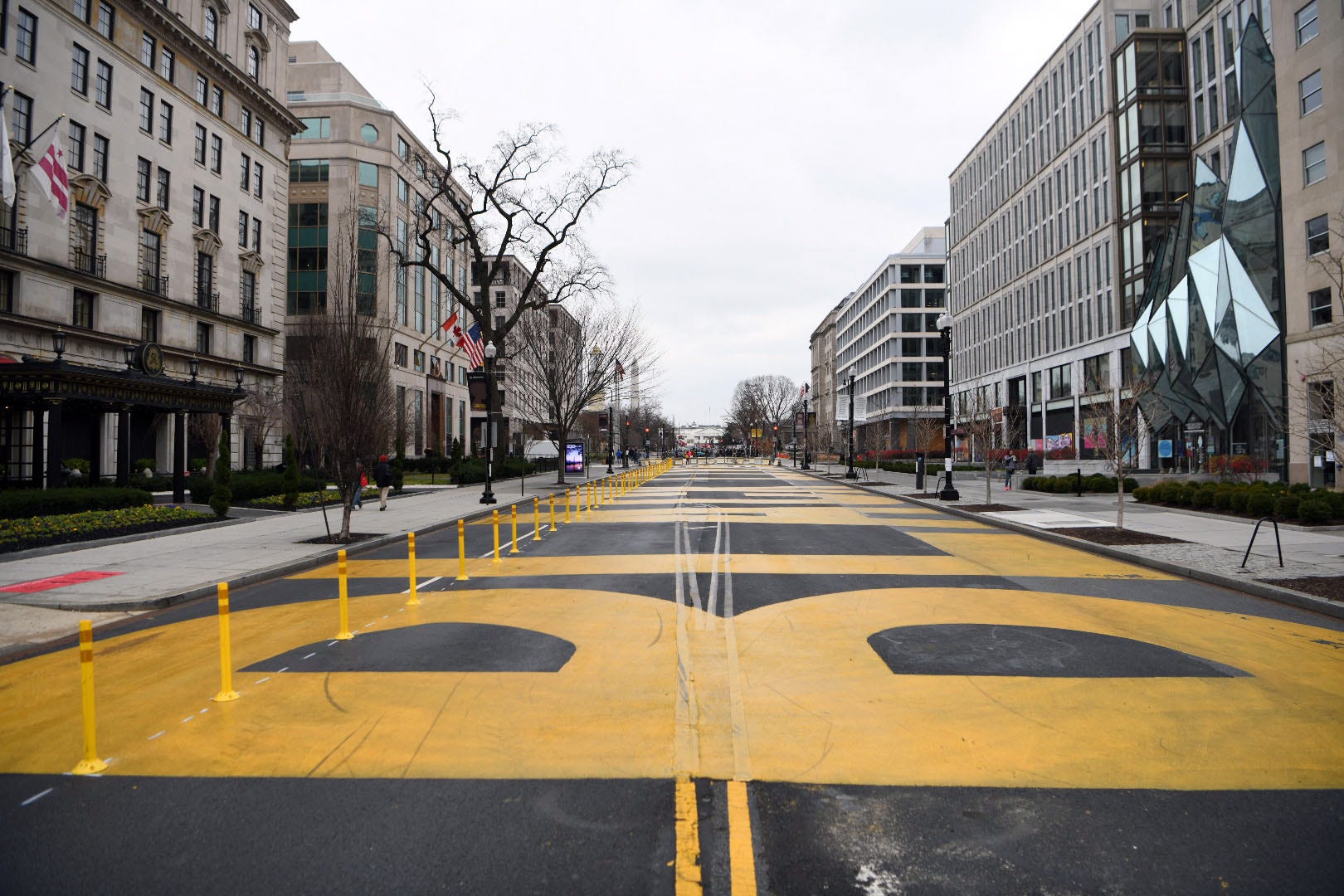 Washington D.C., Black Lives Matter, Muriel Bowser, Andrew Clyde, Donald Trump, Liberty Plaza, transportation funding, home rule, statehood, protest, George Floyd, racial justice, mural, politika, ABD, Cumhuriyetçiler, Demokratlar, federal hükümet
