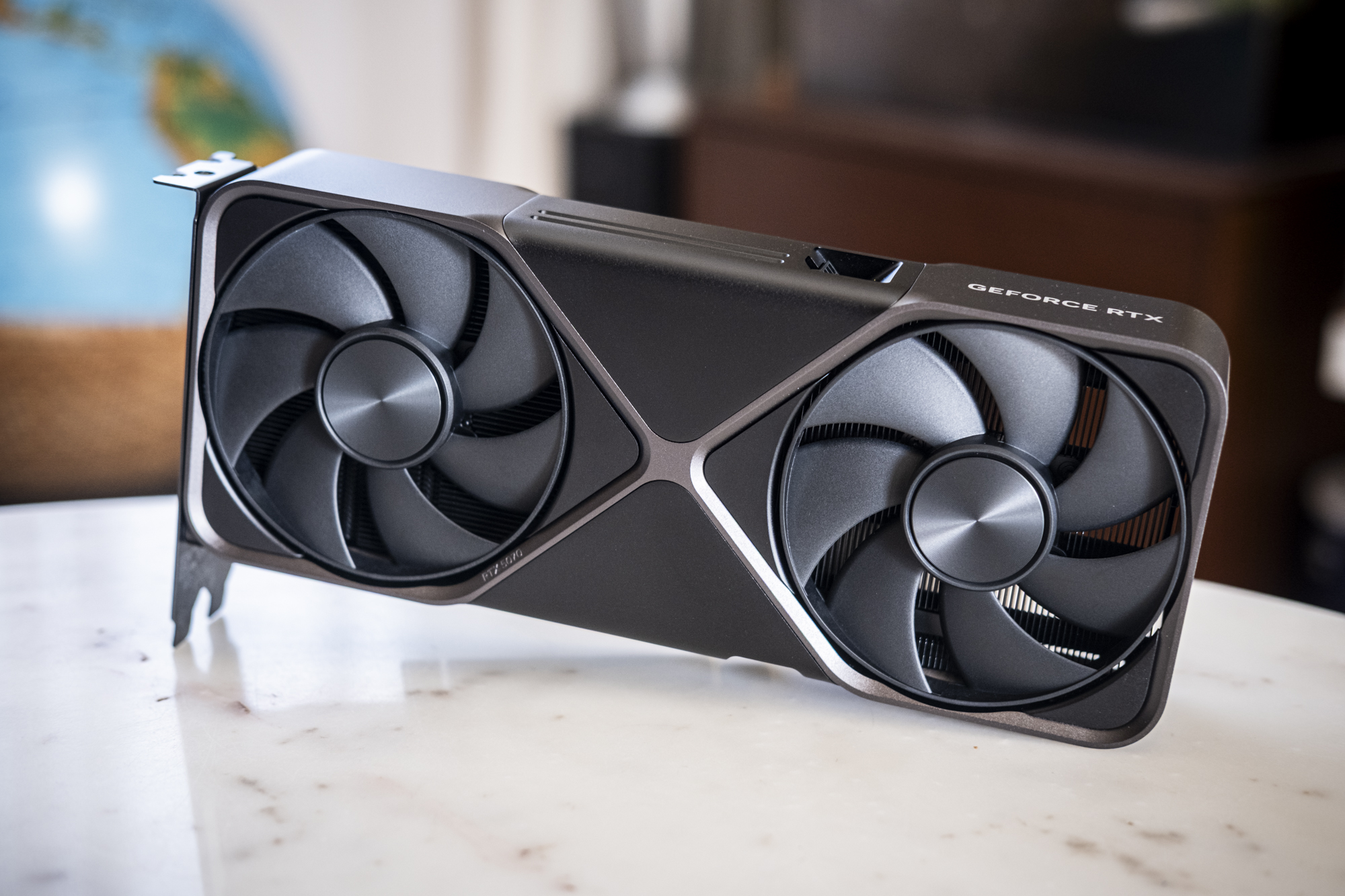 RTX 5070, Nvidia, ekran kartı, stok, fiyat, lansman, bulunabilirlik, kıtlık, perakendeci, Best Buy, Newegg, B&H, scalper, yüksek talep, üretim, Asus, Gigabyte, CES 2025, Founders Edition, Multi Frame Generation, Trump, ithalat vergileri, Engadget, Igor Bonifacic, AIB, AMD, Radeon RX 9070, Radeon RX 9070 XT, inceleme, rekabet, PC oyuncuları, ekran kartı fiyatları, ekran kartı incelemesi, yeni ekran kartı, ekran kartı satın al
