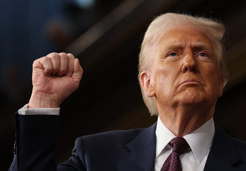 Trump, otomobil tarifeleri, Kanada, Meksika, ABD, otomobil üreticileri, ticaret savaşı, ekonomi, tarifeler, ithalat, ihracat, General Motors, Ford, Stellantis, Karoline Leavitt, sınır güvenliği, fentanil, enflasyon, fiyat artışı, misilleme tarifeleri, ticaret engelleri
