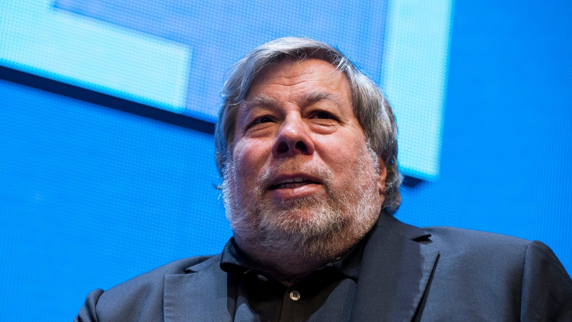 Steve Wozniak, Elon Musk, Donald Trump, teknoloji, Apple, eleştiri, hükümet, verimlilik, işten çıkarmalar, liderlik, kaba kuvvet, cerrahi yaklaşım, CNBC röportajı, Tesla, kült lideri, aşırı vaatler
