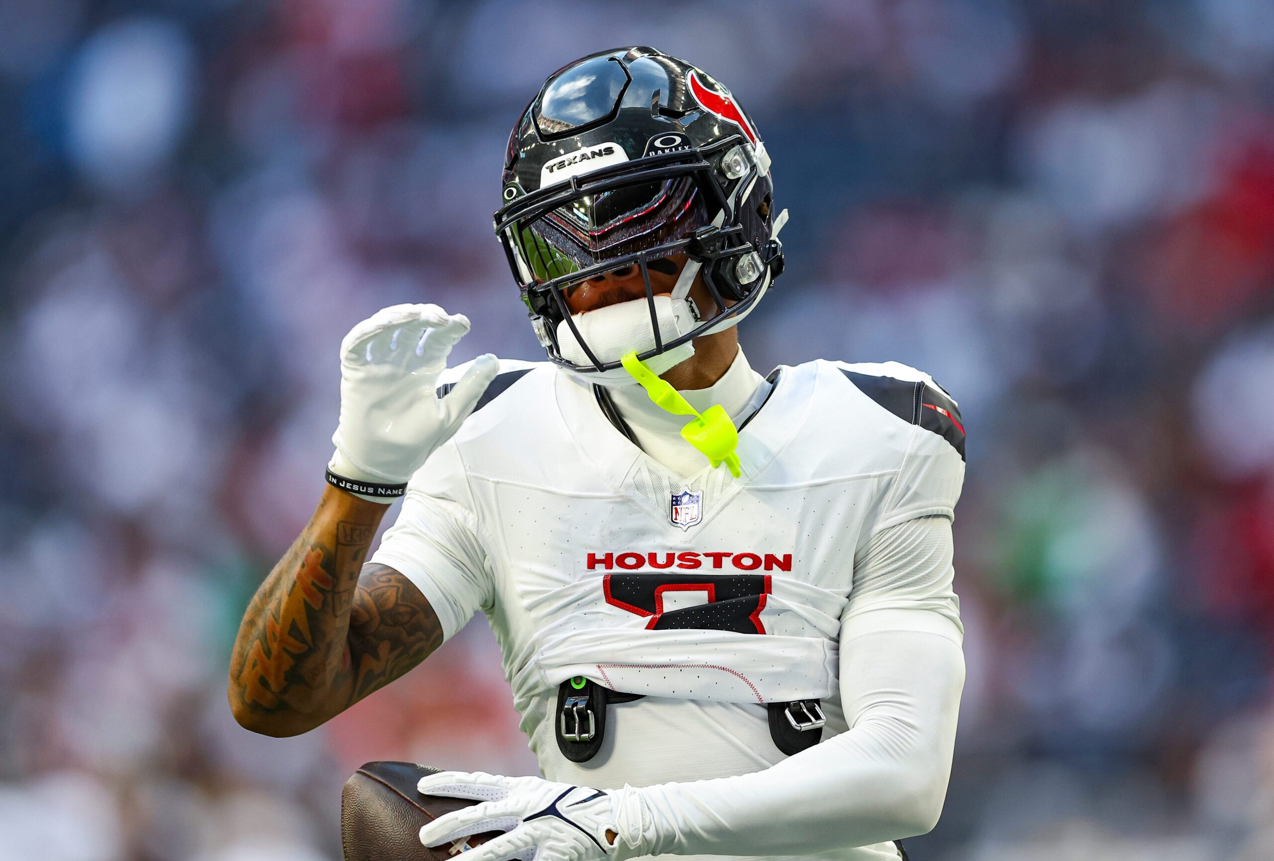 Tank Dell, Sakatlık, Diz Sakatlığı, ACL Yırtığı, MCL Yırtığı, LCL Yırtığı, Menisküs, Ameliyat, İyileşme, DeMeco Ryans, NFL, Kansas City Chiefs, Jared Wayne, 2025 Sezonu, Futbol, Oyuncu Sakatlığı, Spor, KPRC, Aaron Wilson
