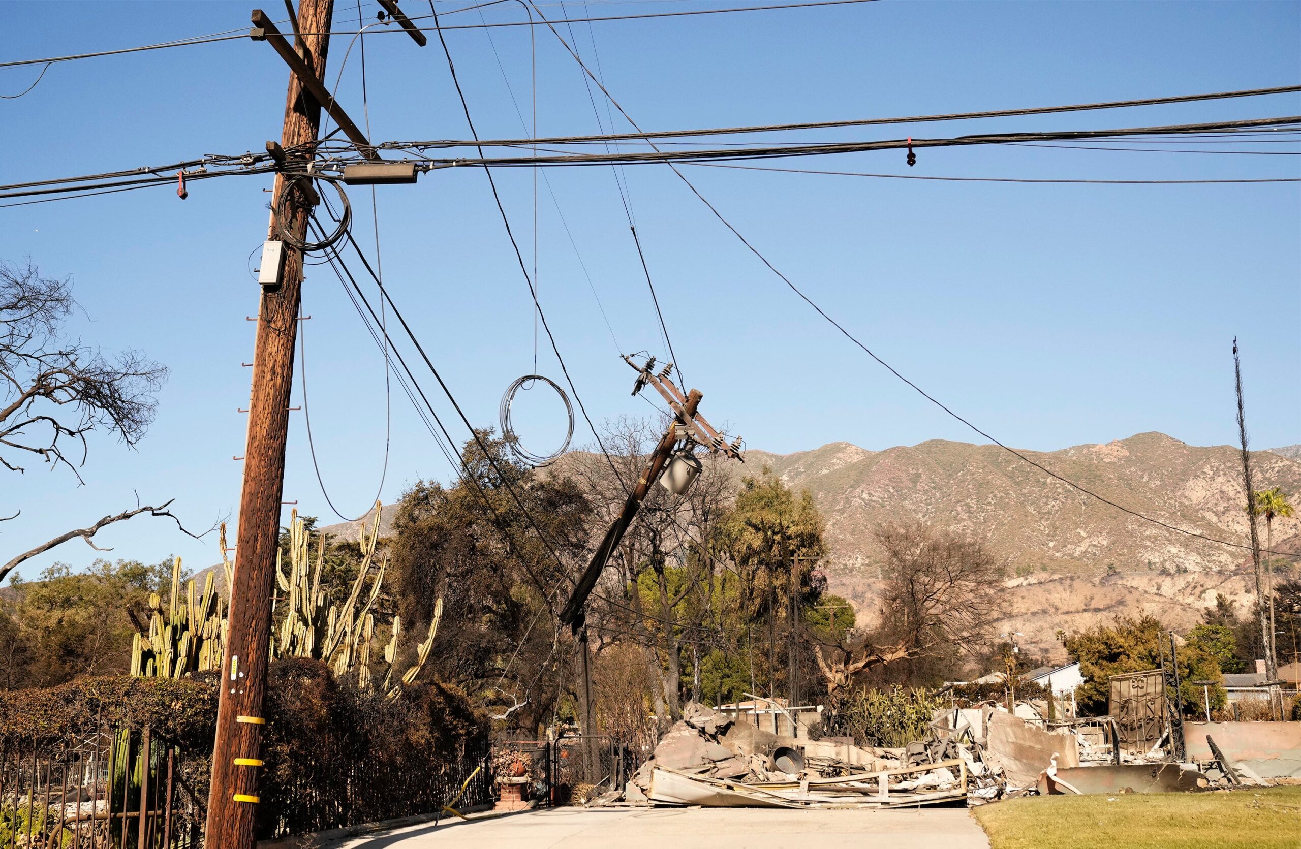 Los Angeles County, Southern California Edison, Eaton Yangını, Altadena, Yangın, Dava, Tazminat, Altyapı, Parklar, Rekreasyon alanları, Sel ve toprak kayması önleme, Yol hasarı, Dawyn Harrison, Los Angeles County Counsel, Ocak yangınları, Güney Kaliforniya, Zarar, Maliyetli müdahale, Temizlik, Hukuki süreç, Haberler
