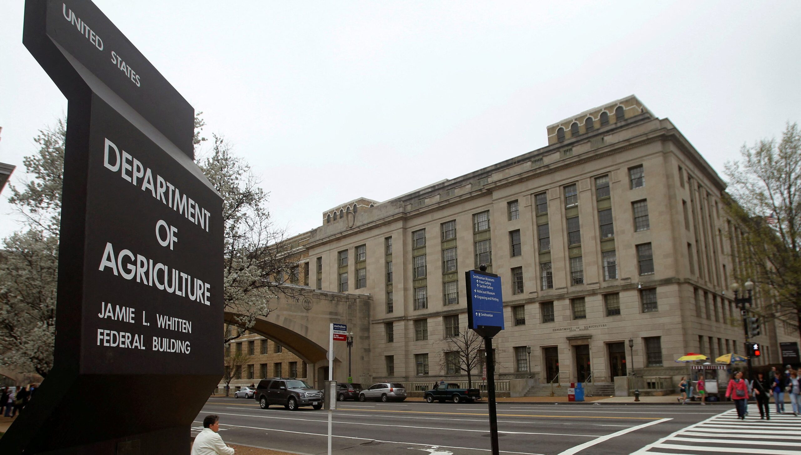 federal işçi, işten çıkarma, göreve iade, deneme süresi, Merit Systems Protection Board, Office of Special Counsel, Hampton Dellinger, ABD Tarım Bakanlığı, Elon Musk, Hükümet Verimliliği Departmanı, Cathy Harris, yasal mücadele, federal çalışan hakları, iş hukuku, Trump yönetimi
