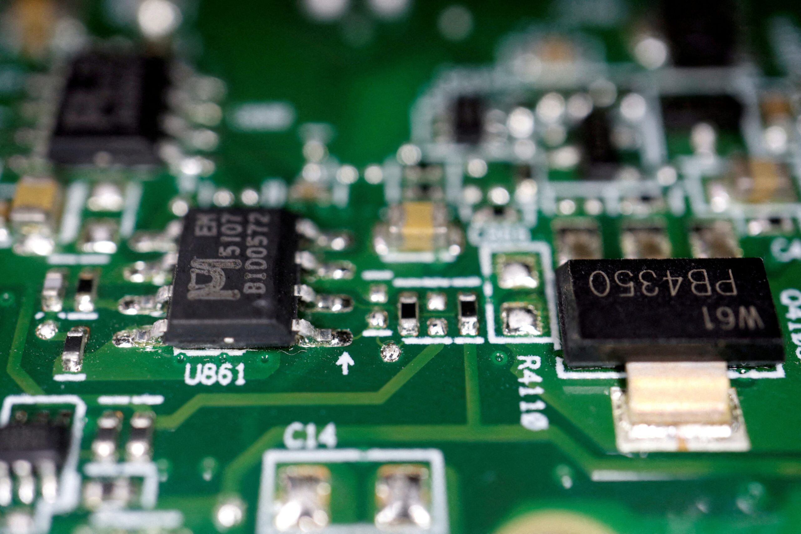 Donald Trump, CHIPS Act, yarı iletkenler, teşvikler, ABD ekonomisi, ticaret, gümrük vergileri, Joe Biden, TSMC, Samsung, Intel, Micron, fabrika, yatırım, iş imkanları, devlet borcu, Kathy Hochul, Greg Stanton, ABD Ticaret Bakanlığı, Howard Lutnick, Gina Raimondo
