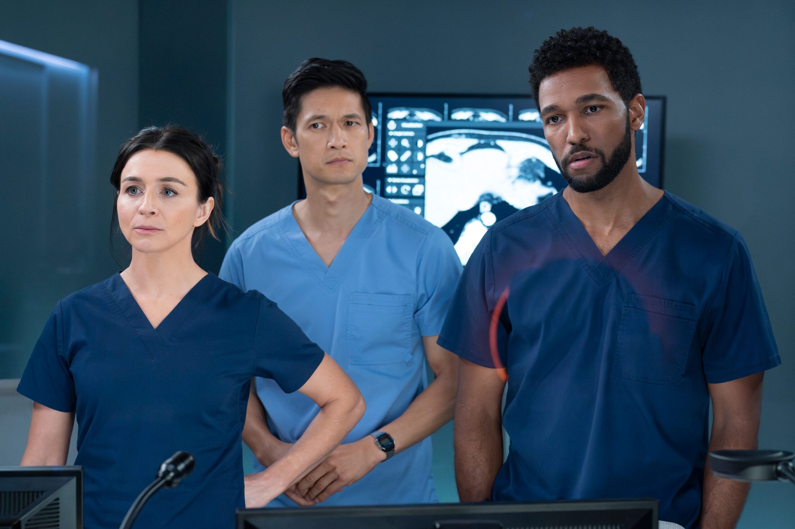 Grey's Anatomy, Grey's Anatomy 21. sezon, Grey's Anatomy yeni bölüm, Grey's Anatomy midseason prömiyeri, Grey's Anatomy 6 Mart, Grey's Anatomy ABC, Grey's Anatomy Hulu, Grey's Anatomy Netflix, Grey's Anatomy oyuncuları, Camila Ludington, Chris Carmack, Jason Winston George, Kevin McKidd, Caterina Scorsone, Anthony Hill, Ellen Pompeo, Meredith Grey, Grey Sloan Memorial Hastanesi, Jo Wilson vurulması, Ben Warren acil durum planı, Owen Hunt romantik gerilimler, Amelia Shepherd Winston Ndugu cerrahi anlaşmazlığı
