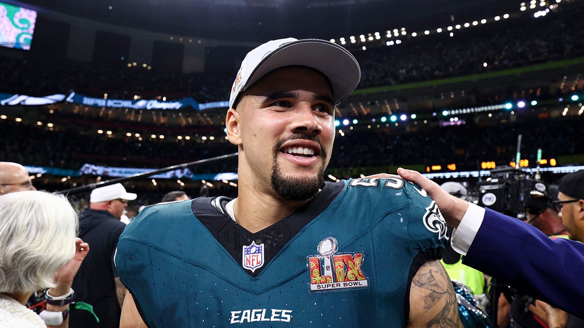 Zack Baun, Philadelphia Eagles, NFL, sözleşme uzatma, linebacker, futbol, spor, All-Pro, Super Bowl, Howie Roseman, Saquon Barkley, transfer, oyuncu, maaş, ESPN, Fox News, haberler, Bengals Sam Hubbard, emeklilik
