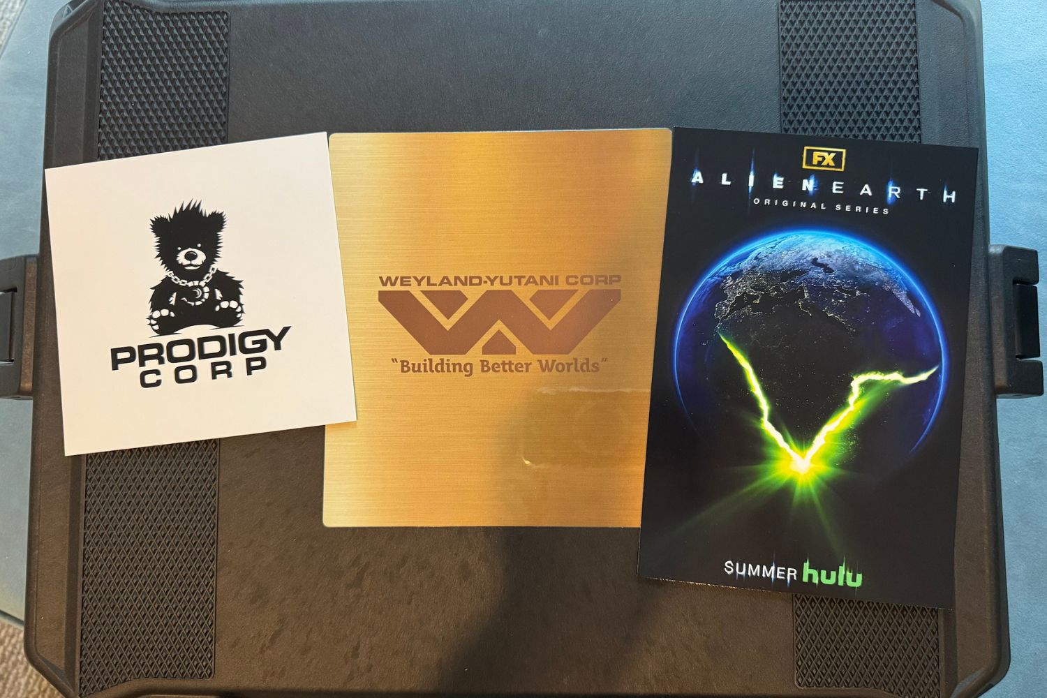 Alien: Earth, FX dizisi, Alien serisi, Weyland-Yutani, USCSS Maginot, kedi videosu, Arcturus, yüz sarılıcı, SXSW, kazazedeler, bilim kurgu, korku, uzaylılar, yavru kedi, fragman, inceleme, analiz, ön izleme, yeni dizi, televizyon