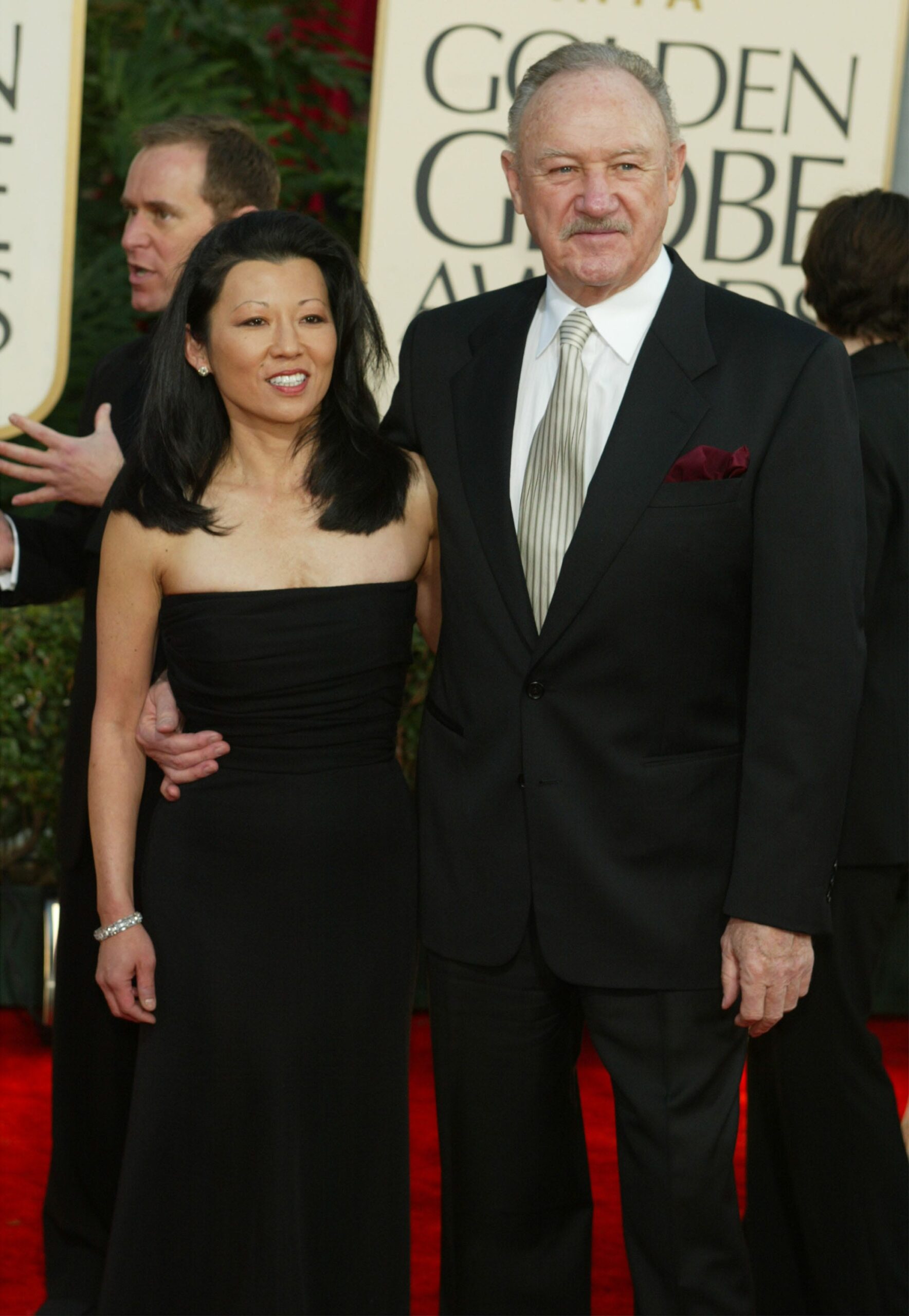 Gene Hackman, Betsy Arakawa, ölüm, Santa Fe, soruşturma, haberler, aktör, eşi, köpek, şüpheli ölüm, toksikoloji, basın toplantısı, sağlık departmanı, adli tıp uzmanı, zaman çizelgesi, aile, yas, Hollywood, sanatçı, Yeni Meksika, vefat, dedikodu, spekülasyon, Avustralya Kelpie, Zinna, şerif departmanı, itfaiye şefi, ilaç şişesi, ısıtıcı, kalp pili, Elizabeth Hackman, Leslie Hackman, Annie, Oscar ödüllü, ressam, yazar, piyanist
