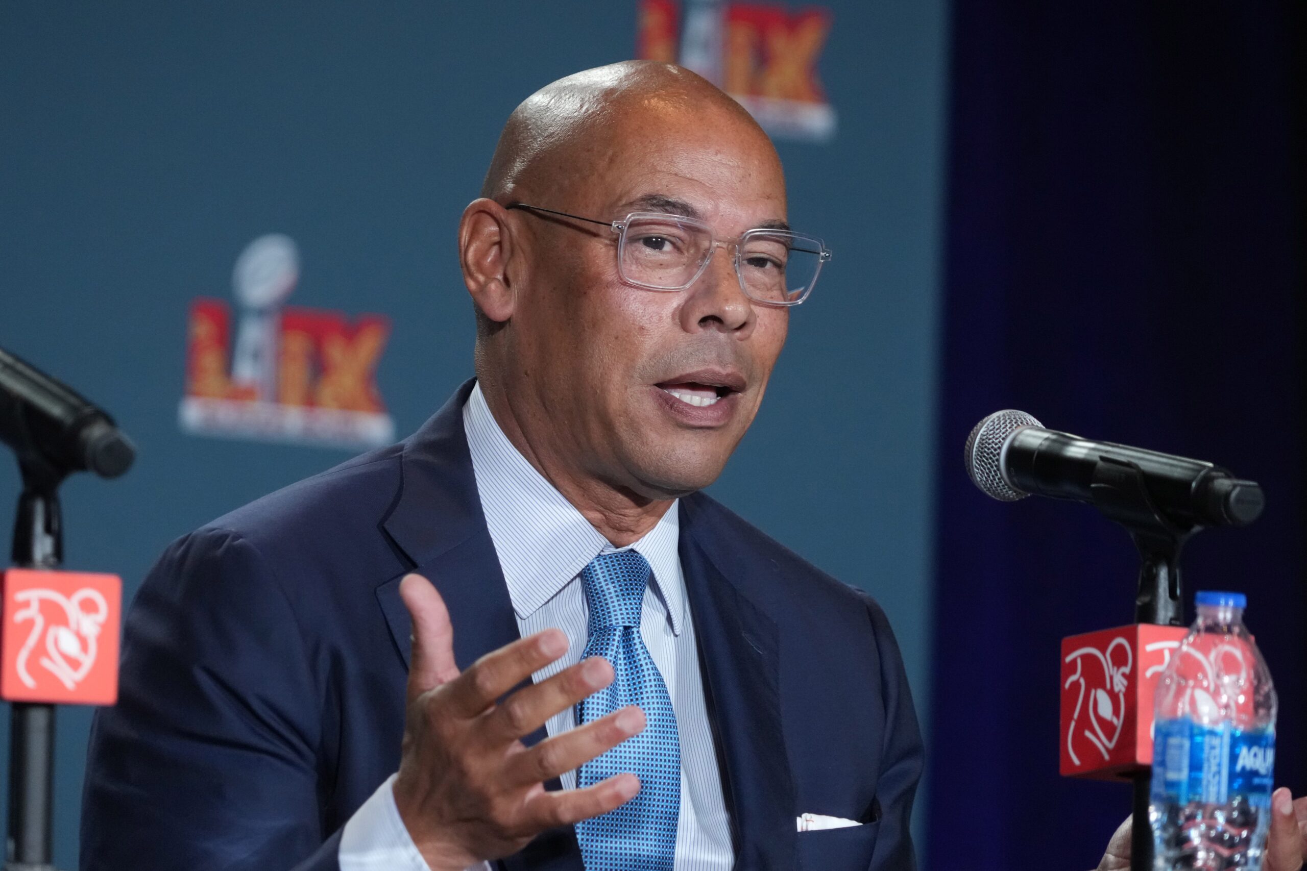 NFL, NFL Oyuncular Birliği, Lloyd Howell, Roger Goodell, Toplu İş Sözleşmesi, CBA, 18 maçlık sezon, gelir, oyuncu güvenliği, oyuncu hakları, maaş sınırı, medya hakları, müzakereler, futbol, spor, Jarrett Bell