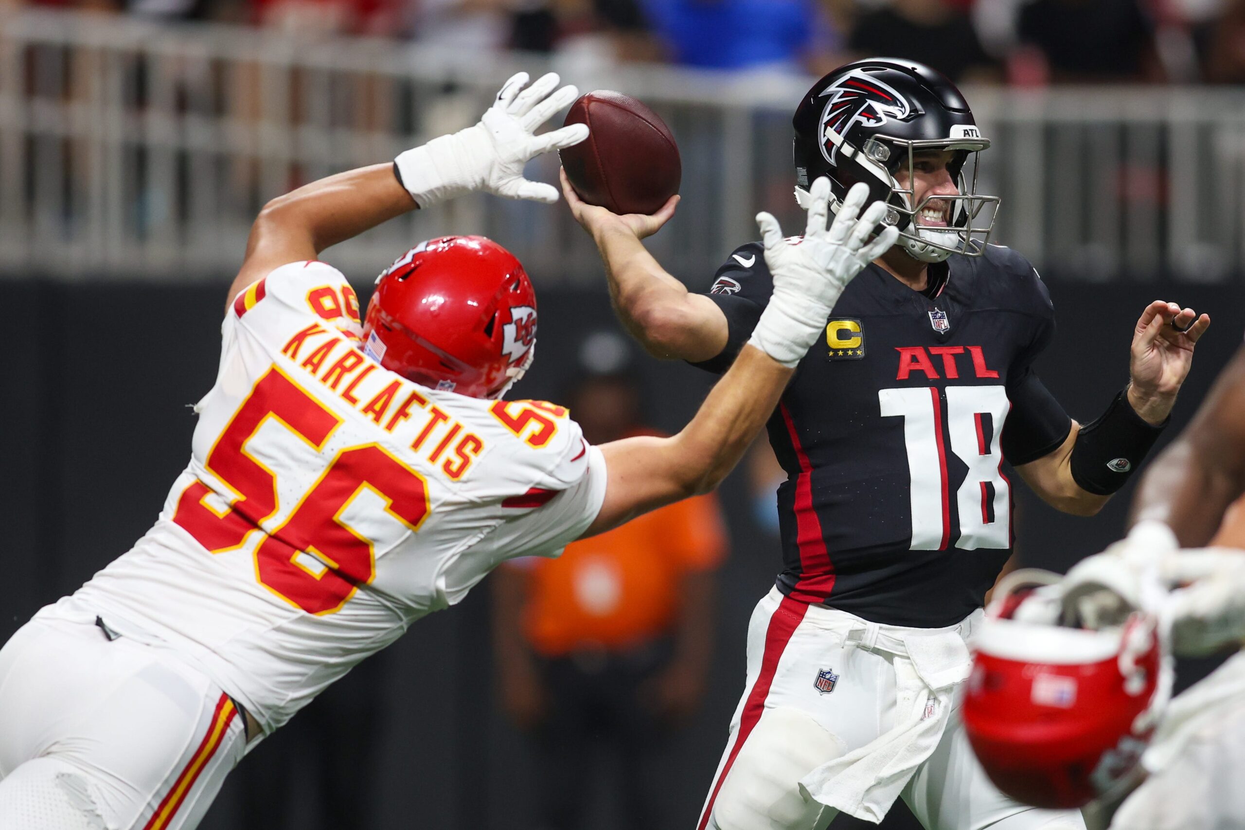 NFL, Amerikan futbolu, maaş sınırı, draft, serbest oyuncu, Kansas City Chiefs, Atlanta Falcons, Patrick Mahomes, Kirk Cousins, Andy Reid, Brett Veach, Terry Fontenot, Mike Macdonald, John Schneider, DK Metcalf, Trey Smith, Miami Dolphins, Baltimore Ravens, Houston Texans, Tampa Bay Buccaneers, New Orleans Saints, Seattle Seahawks, transferler, sözleşmeler, takım oluşturma, 2025 sezonu, oyuncu analizi, futbol takımları, spor haberleri, NFL draftı
