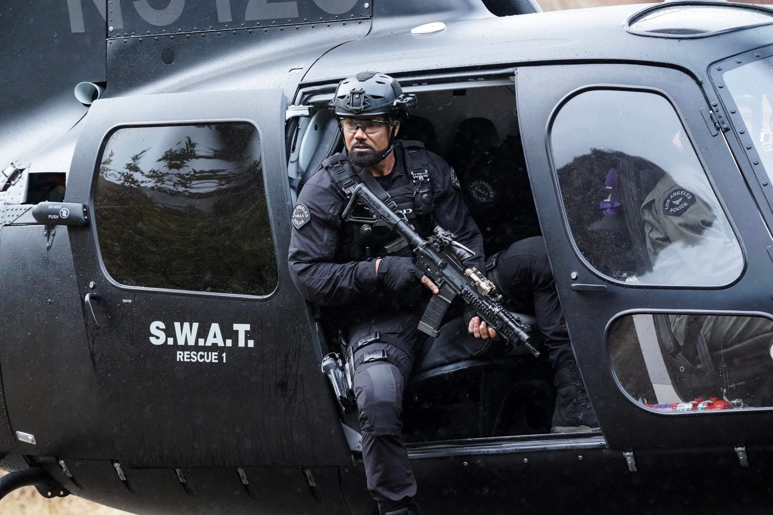 S.W.A.T., Shemar Moore, CBS, iptal, 8. sezon, polis draması, aksiyon, dizi, haber, sosyal medya, Instagram, Netflix, Andrew Dettmann, oyuncular, kadro, Stephanie Sigman, Alex Russell, Lina Esco, Kenny Johnson, Peter Onorati, Jay Harrington, David Lim, The Young and the Restless, Criminal Minds, Hollywood, veda, final, Frankie Moore, showrunner, yapımcı
