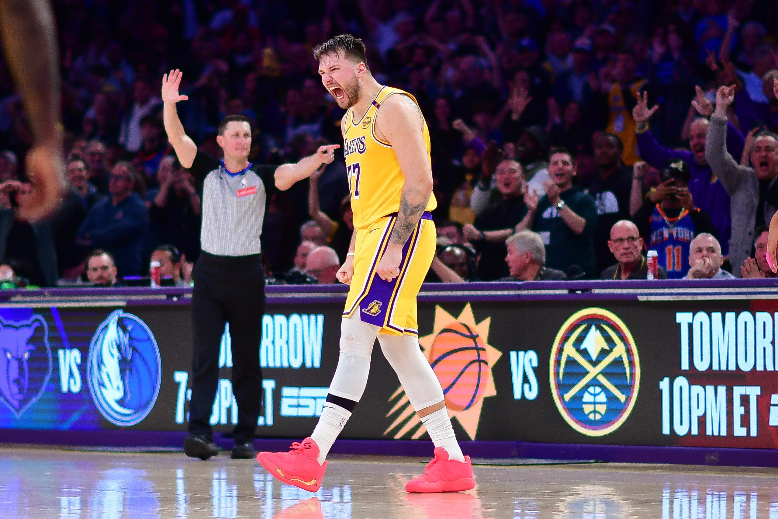 Mark Cuban, Luka Dončić, Dallas Mavericks, Los Angeles Lakers, Anthony Davis, NBA trade, trade analysis, Steve Nash, basketball, spor, basketbol, transfer, Mark Cuban yorumları, Luka Dončić takası, Dallas Mavericks performansı, Anthony Davis sakatlığı, NBA haberleri, Batı Konferansı, Max Christie, 2029 draftı, basketbol analizi
