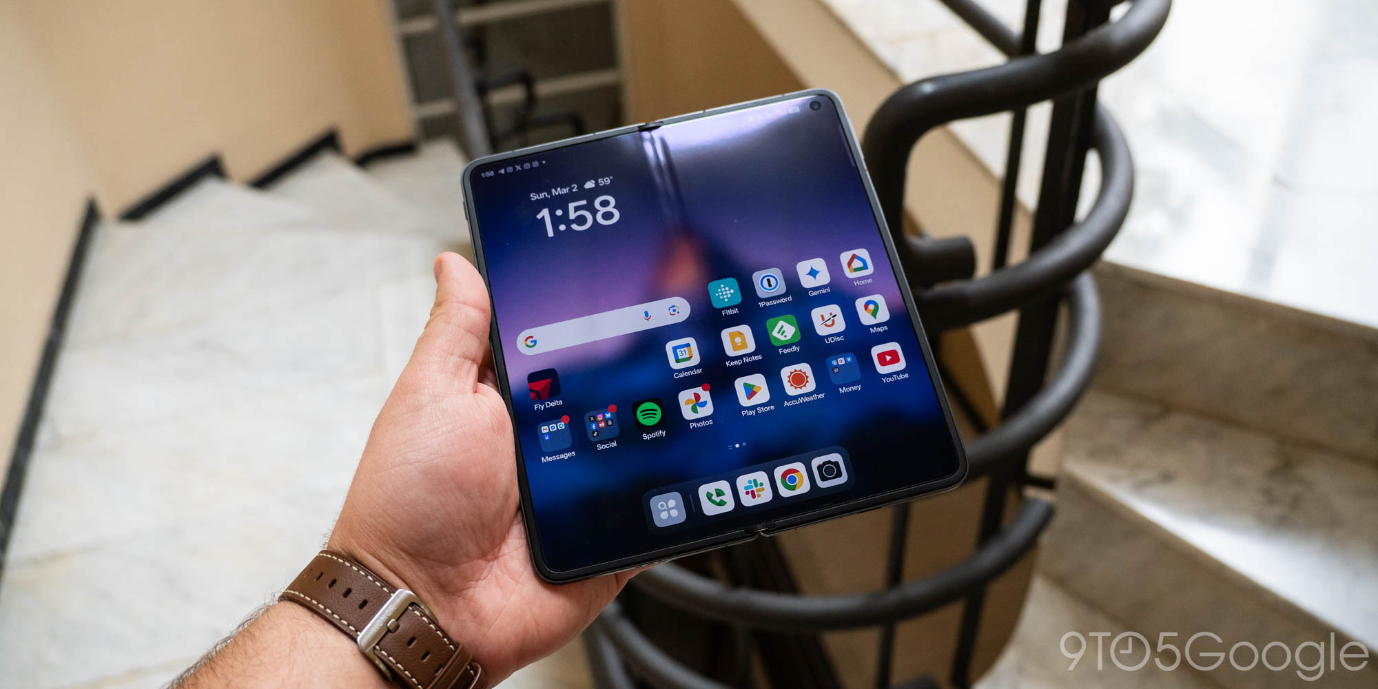 Oppo Find N5, katlanabilir telefon, ince tasarım, katlanabilir ekran, akıllı telefon incelemesi, Oppo, Find N5, Pixel 9 Pro Fold, OnePlus Open, ColorOS, OxygenOS, batarya ömrü, kamera performansı, katlanabilir telefon karşılaştırması, Honor Magic V3, katlanabilir telefon piyasası, mobil teknoloji, akıllı telefon lansmanı, katlanabilir telefon özellikleri, mobil cihaz incelemesi, teknoloji haberleri
