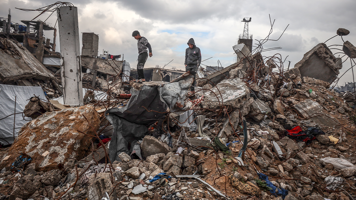 Gazze, yeniden inşa planı, Arap girişimi, Filistin, Hamas, İsrail, ABD, Trump, Mısır, Filistin Otoritesi, UNRWA, Gazze'nin yeniden yapılandırılması, Ortadoğu, uluslararası ilişkiler, siyaset, Avrupa, dış politika, kriz, çatışma, yardımlar, Gazze'nin insani durumu, Filistin mültecileri, güvenlik, terörizm, yolsuzluk

