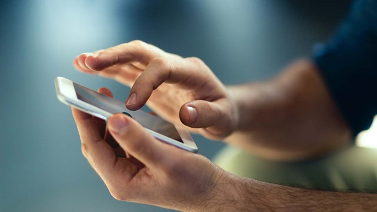 Çocuklar, ekran süresi, sosyal medya, ruh sağlığı, manik semptomlar, teknoloji kullanımı, dijital sağlık, Verizon, ebeveynlik, siber zorbalık, bağımlılık, akıllı telefon, çocuk psikolojisi, sınır koyma, açık hava aktiviteleri, gerçek hayat ilişkileri, University of California, San Francisco, Harvard Medical School
