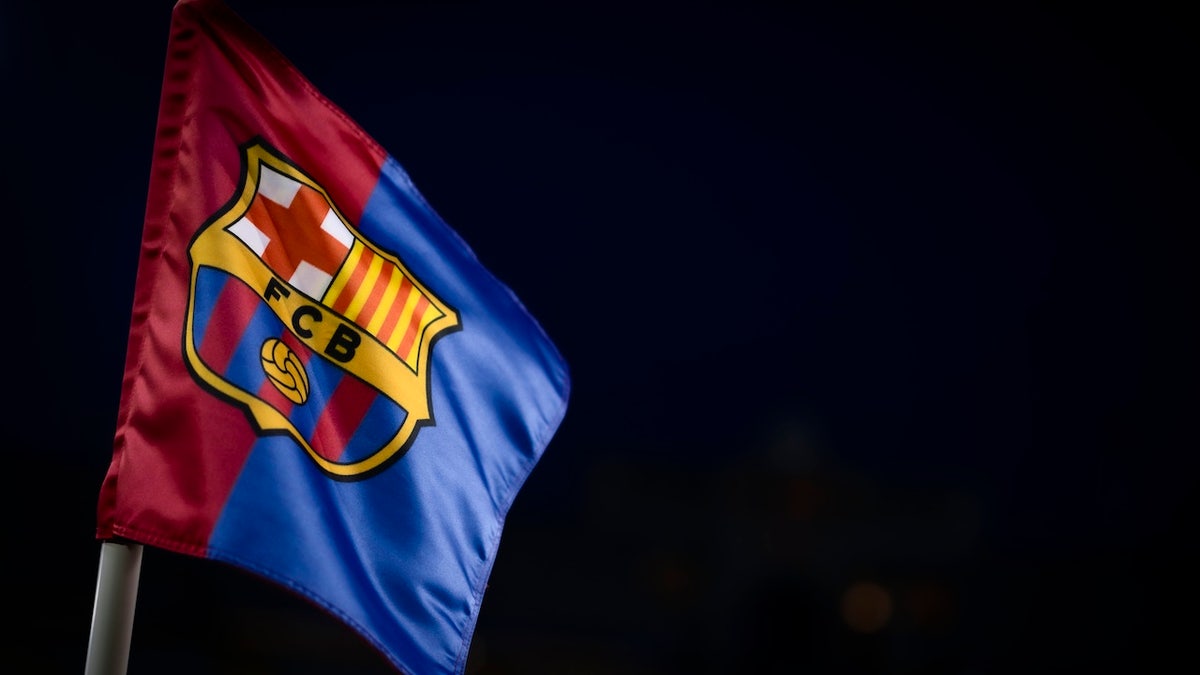 Barcelona FC, Carles Miñarro Garcia, ölüm, futbol, La Liga, Osasuna, maç erteleme, Lluís Companys Olympic Stadium, Ronald Araújo, İspanya, futbol doktoru, sağlık ekibi, spor haberleri
