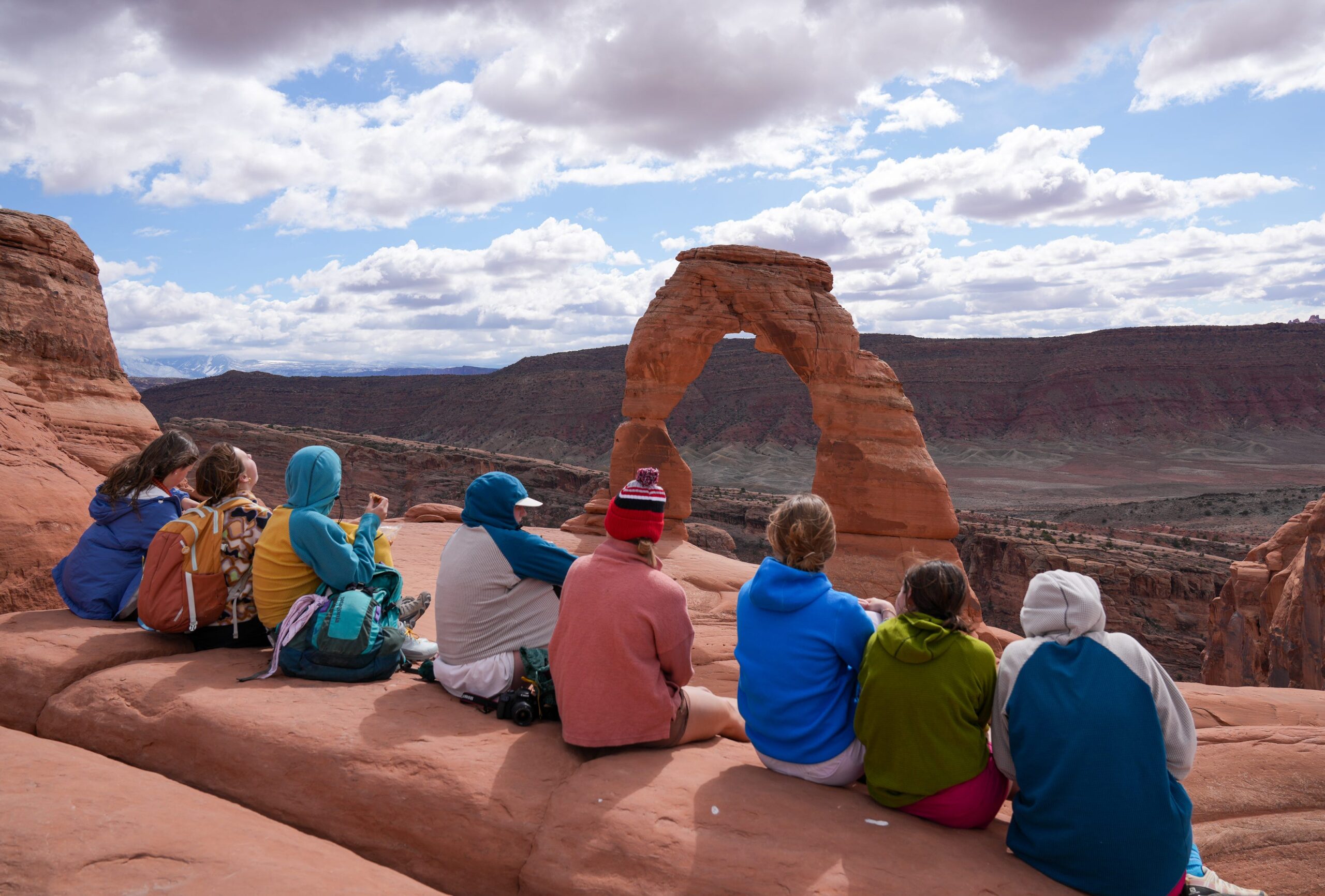 Moab, Utah, turizm, Donald Trump, tarifeler, ulusal parklar, işten çıkarmalar, Arches Milli Parkı, Canyonlands Milli Parkı, Kanada, ziyaretçiler, ekonomi, federal hükümet, arazi yönetimi, doğal kaynaklar, muhafazakarlar, liberaller, politika, off-road araçlar, kamu arazileri, çevre, park hizmetleri, Yellowstone Milli Parkı, kapanışlar, kısıtlamalar
