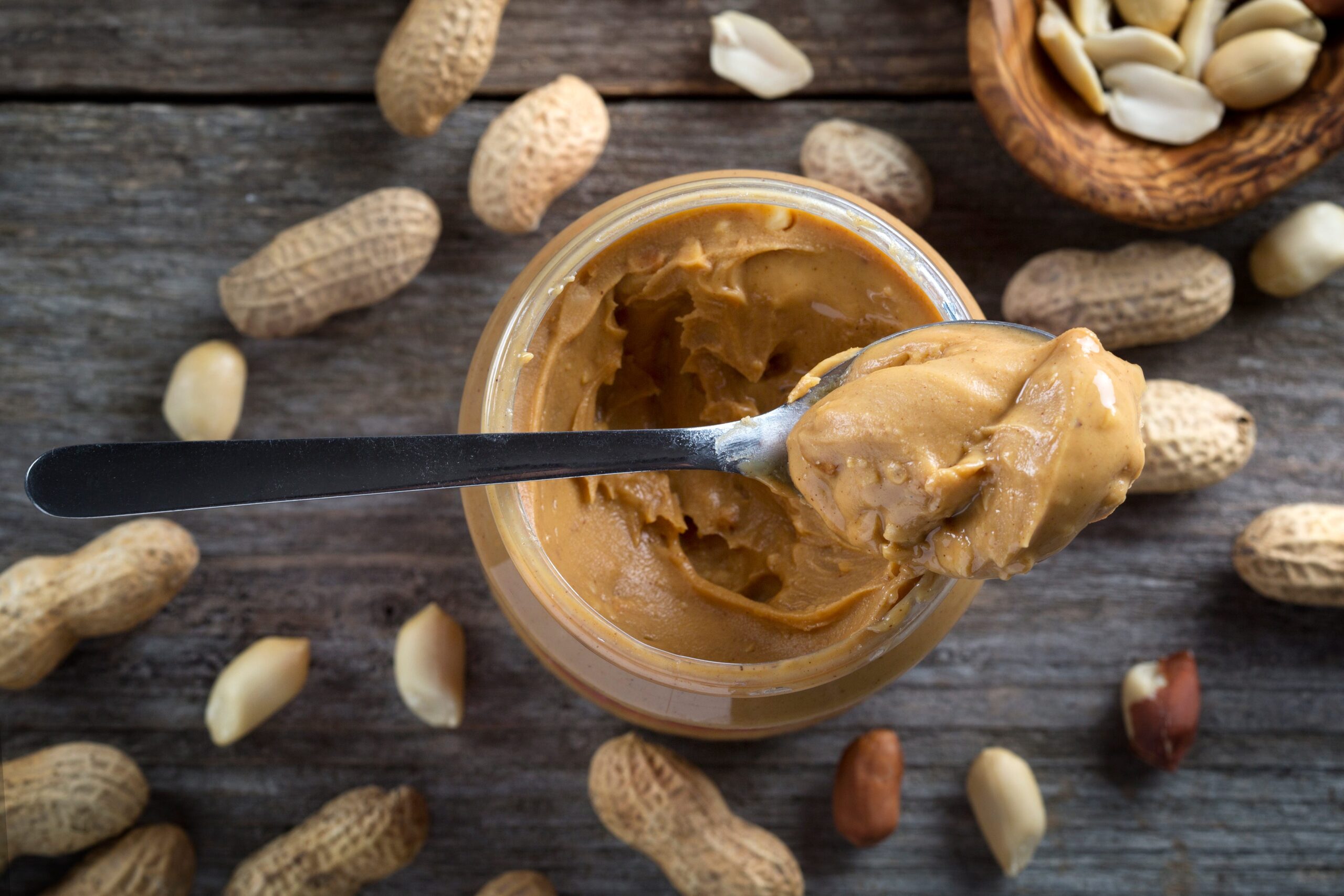 protein, fıstık ezmesi, beslenme, diyet, protein alımı, günlük protein ihtiyacı, sağlıklı beslenme, beslenme uzmanları, protein kaynakları, kalori, kas geliştirme, besin değerleri, protein miktarı, önerilen günlük alım miktarı
