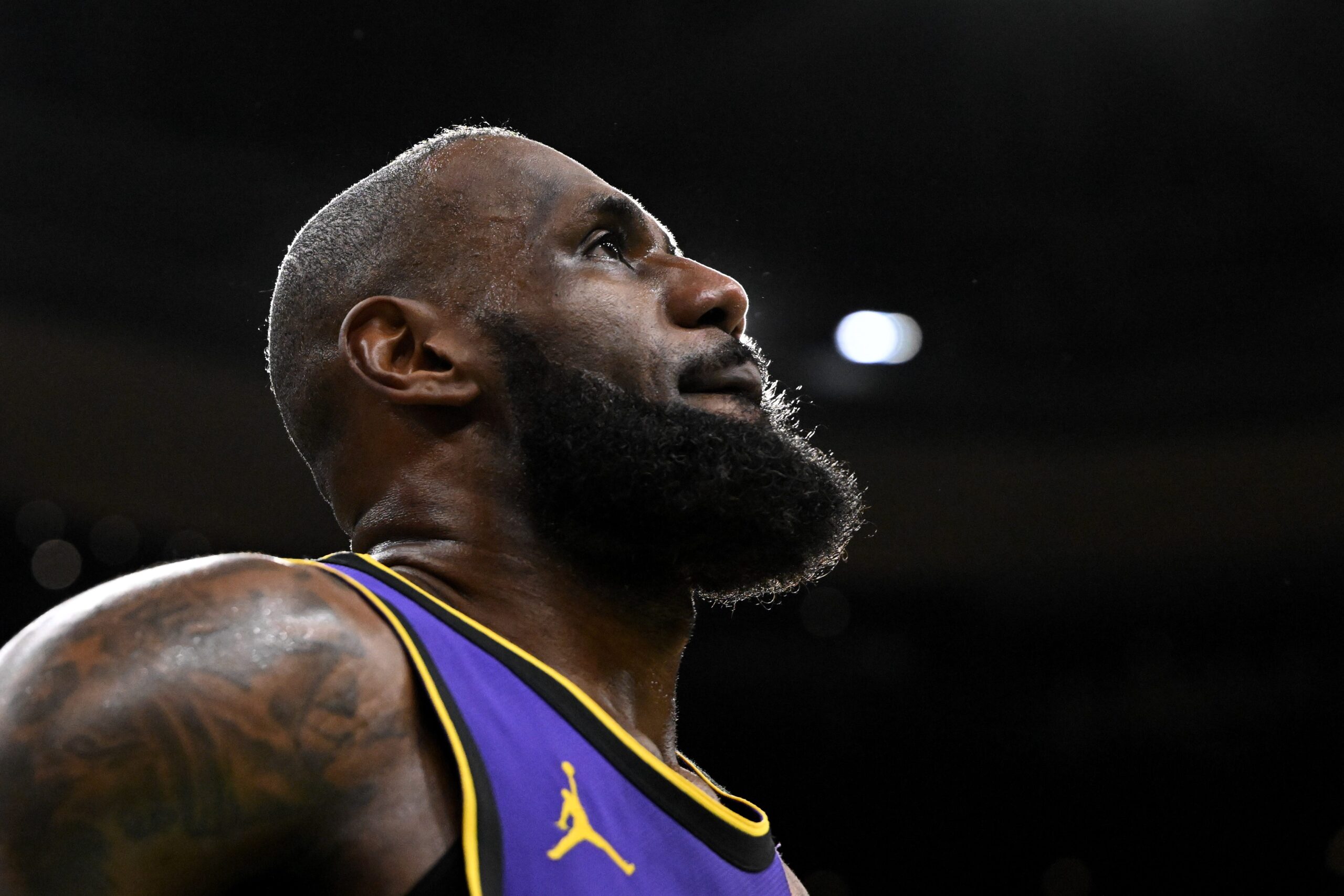 LeBron James, Los Angeles Lakers, Luka Doncic, groin injury, basketball, NBA, spor, sakatlık, Western Conference, playofflar, basketbol, transfer, takas, maç, fikstür, Batı Konferansı, play-off'lar
