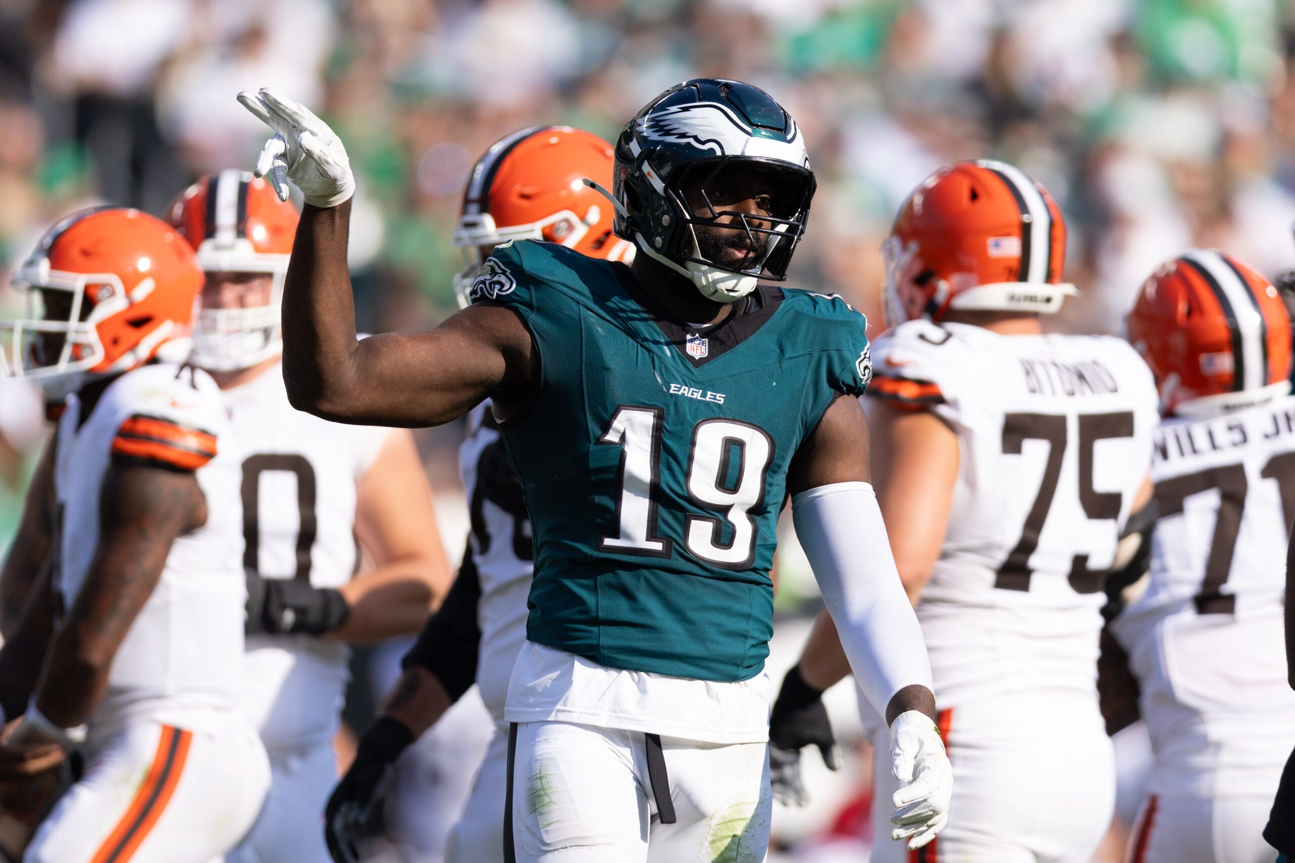 NFL serbest oyuncu, NFL savunma oyuncuları, NFL dedikoduları, Jevon Holland, D.J. Reed, Khalil Mack, Josh Sweat, serbest oyuncu tahminleri, NFL takımları, Carolina Panthers, Atlanta Falcons, Los Angeles Chargers, Los Angeles Rams, Las Vegas Raiders, Kansas City Chiefs, Arizona Cardinals, Denver Broncos, San Francisco 49ers, NFL sözleşmeleri, NFL transferleri, NFL 2025 sezonu, Tyler Dragon.
