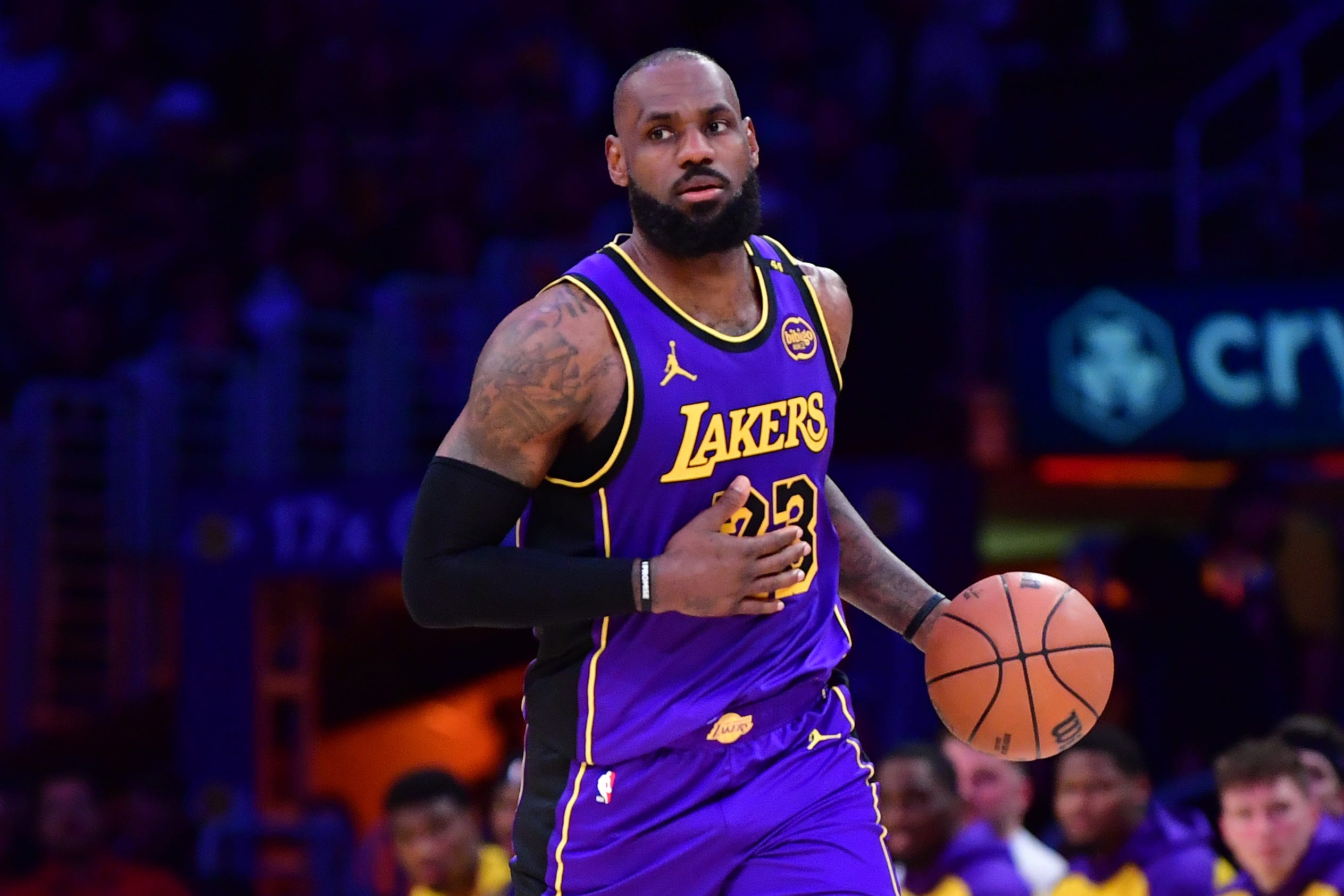NBA serbest oyuncuları, 2025 NBA serbest oyuncu piyasası, NBA transfer dedikoduları, LeBron James serbest oyuncu, Kyrie Irving sakatlık, James Harden sözleşmesi, Julius Randle geleceği, John Collins serbest oyuncu, Naz Reid sözleşmesi, Jonathan Kuminga sözleşmesi, Myles Turner transferi, Josh Giddey takas, Fred VanVleet takım opsiyonu, Cam Thomas sözleşmesi, Caris LeVert serbest oyuncu, Bobby Portis takım opsiyonu, Chris Paul serbest oyuncu, Quentin Grimes takası, Nickeil Alexander-Walker serbest oyuncu, Santi Aldama sözleşmesi, Kelly Oubre Jr. performansı, Clint Capela serbest oyuncu, Brook Lopez sözleşmesi, Malik Beasley şut yüzdesi, Al Horford serbest oyuncu, Dorian Finney-Smith takım savunması, D'Angelo Russell rolü, Russell Westbrook takım opsiyonu
