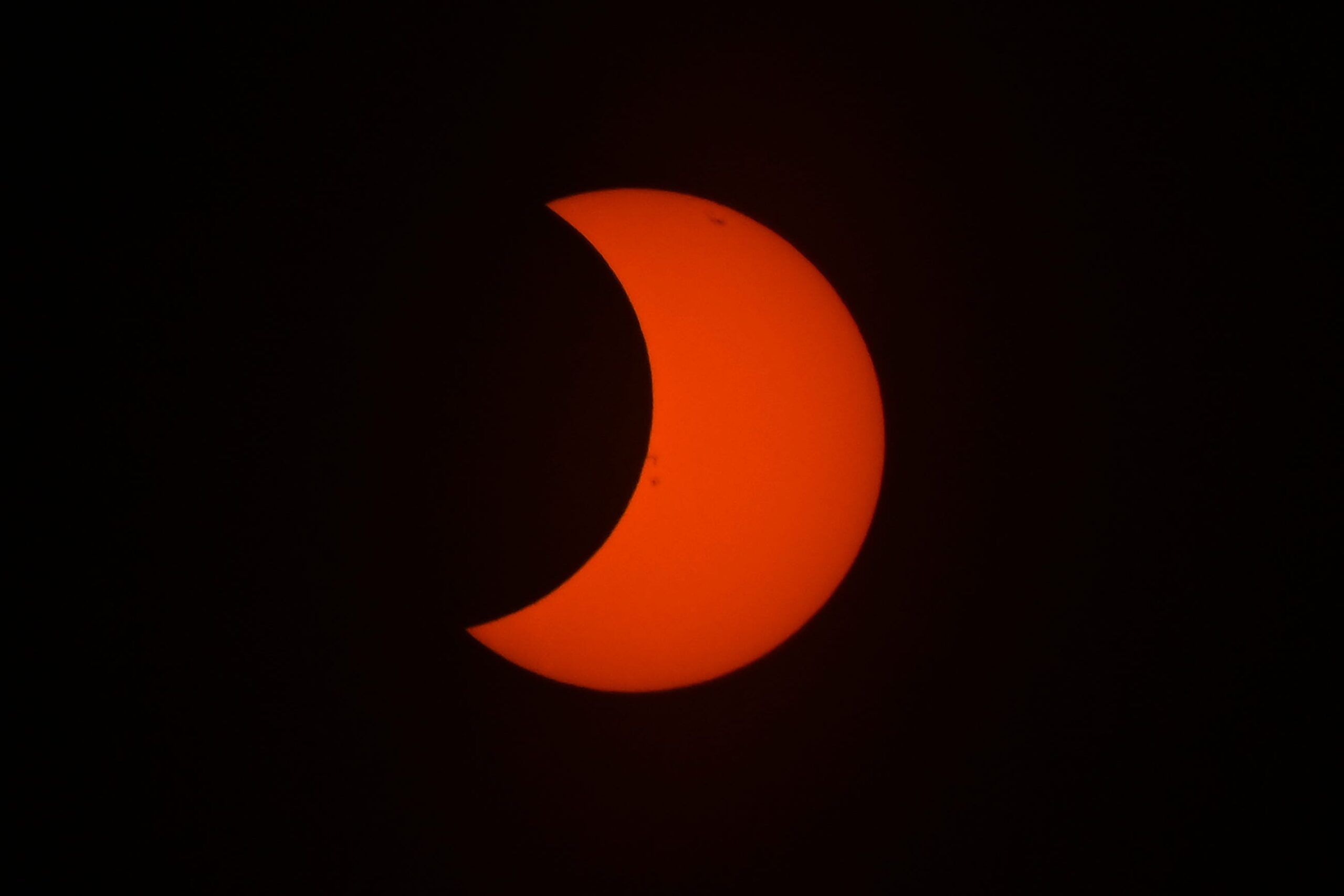 Ay tutulması, güneş tutulması, kısmi güneş tutulması, kanlı ay, gök olayları, astronomi, 2025 güneş tutulması, 2026 güneş tutulması, ABD, Avrupa, Asya, Afrika, Kuzey Amerika, Güney Amerika, Atlantik Okyanusu, Arktik Okyanusu, Pasifik Okyanusu, NASA, Exploratorium, zaman ve tarih, korona, tam güneş tutulması, kısmi ay tutulması
