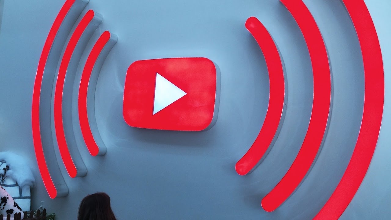 YouTube, YouTube tarihi, YouTube büyümesi, YouTube geliri, YouTube kullanıcıları, YouTube TV, YouTube iş ortağı programı, YouTube içerik üreticileri, YouTube reklam geliri, YouTube abonelikleri, YouTube canlı yayın, YouTube spor anlaşmaları, YouTube NFL, YouTube yapay zeka, Neal Mohan, YouTube CEO, dijital medya, video paylaşım platformu, internet televizyonu, içerik üretimi, medya endüstrisi, Türkiye
