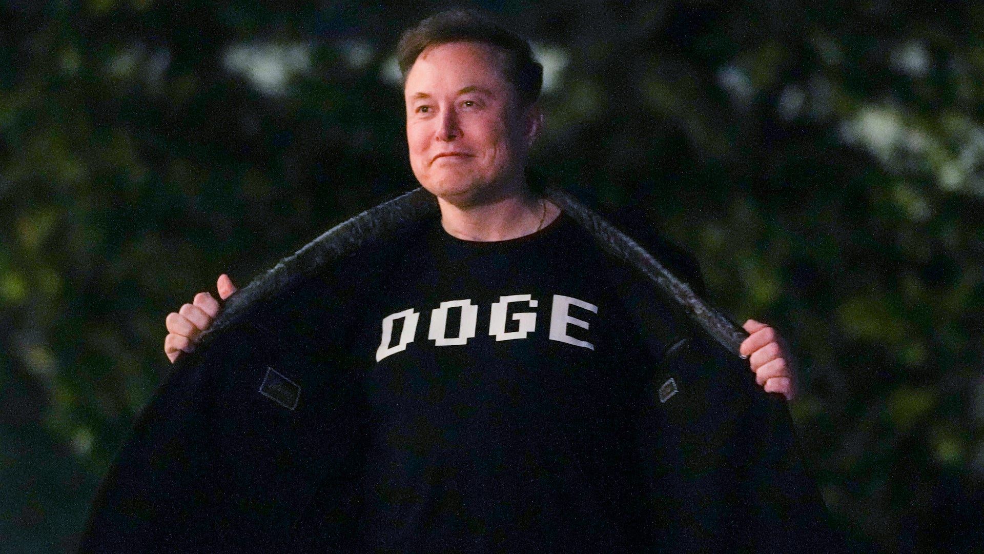 Elon Musk, Anti-Defamation League, ADL, Tesla, Tesla Takedown, Department of Government Efficiency, Donald Trump, public sector employees, Hitler, Stalin, Mao, genocide, Lee Saunders, American Federation of State, County and Municipal Employees, AFL-CIO, antisemitism, X, Twitter, social media, controversy, Nazi salute, Swapna Venugopal Ramaswamy, USA TODAY, Tesla stock, federal workers, cost cutting, protestolar
