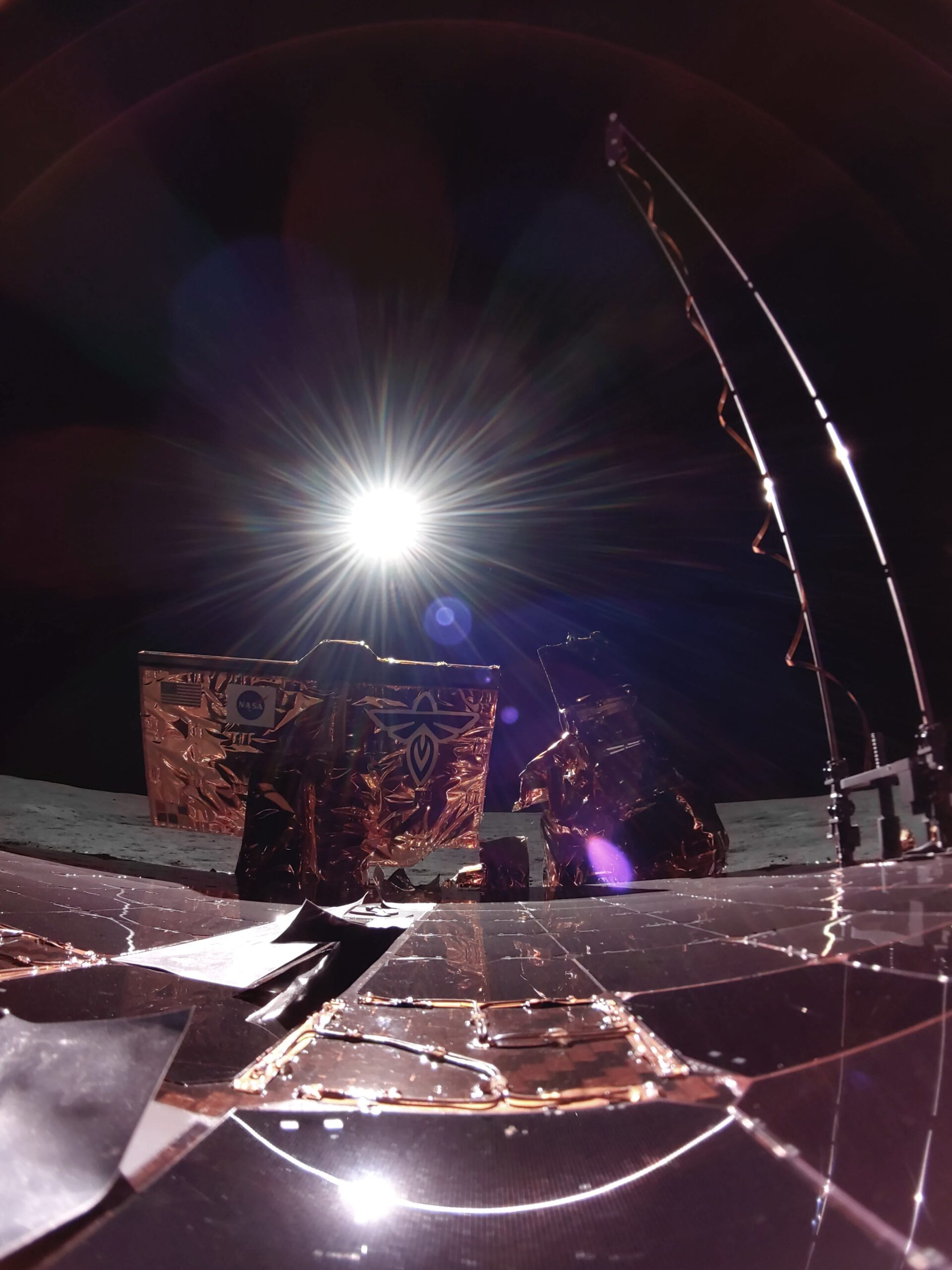 ay tutulması, kanlı ay, mavi hayalet, Firefly Aerospace, Blue Ghost Ay İniş Aracı, Mare Crisium, Ay, Güneş tutulması, NASA, Artemis programı, Ay Keşif Yörünge Aracı, Surveyor 3, Ay görevleri, uzay, uzay araştırması, ticari uzay, uzay aracı, Güneş, Dünya, Ay yüzeyi, ay ortamı, Eric Lagatta, USA TODAY