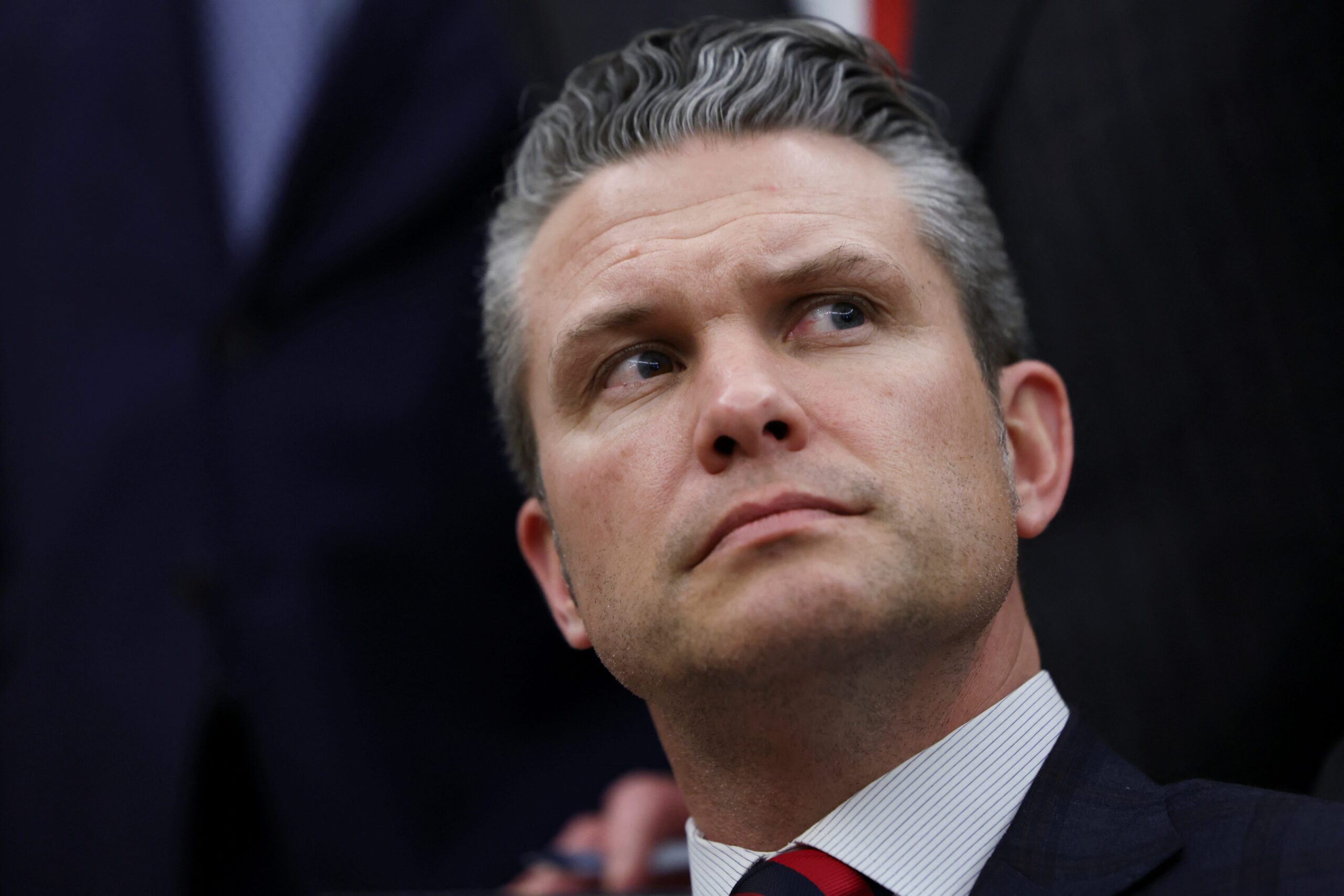 Pete Hegseth, savunma bakanlığı, askeri fitness standartları, kadınlar, savaş rolleri, cinsiyet ayrımcılığı, askeriye, fiziksel uygunluk, vücut kompozisyonu, tıraş, sakal, çeşitlilik, kapsayıcılık, RAND Corporation, ordu, yeşil bereliler, donanma SEAL, mesleki standartlar, 1994 savunma politikası yasa tasarısı, kadın askerler, savaş, kadınların rolü
