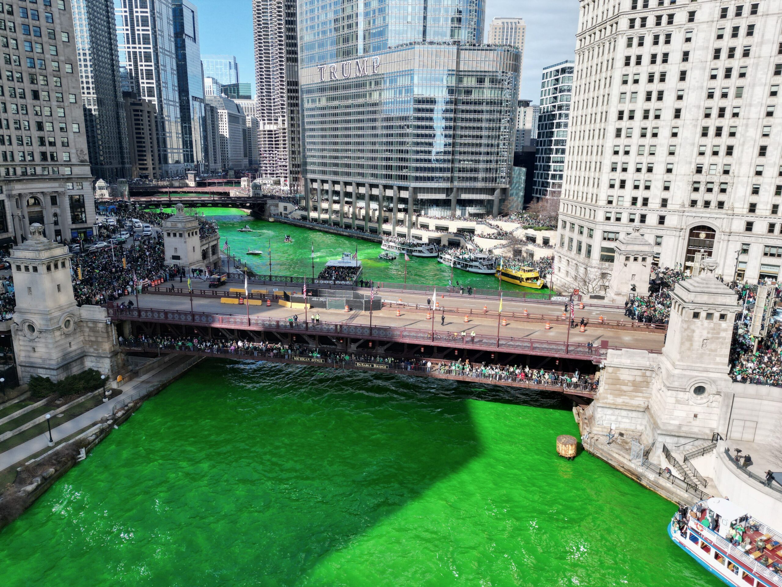 İşte bu makale için en iyi meta anahtar kelimeler:

St. Patrick's Day, Chicago, Chicago River, green river, Irish American, Cook County, St. Patrick's Day Parade, South Side Irish St. Patrick's Day Parade, March 17, Irish heritage, trades technology education, U.S. Census Bureau, Kinsey Crowley, USA TODAY, St. Patrick, Ireland, holiday, festival, celebration, river dyeing
