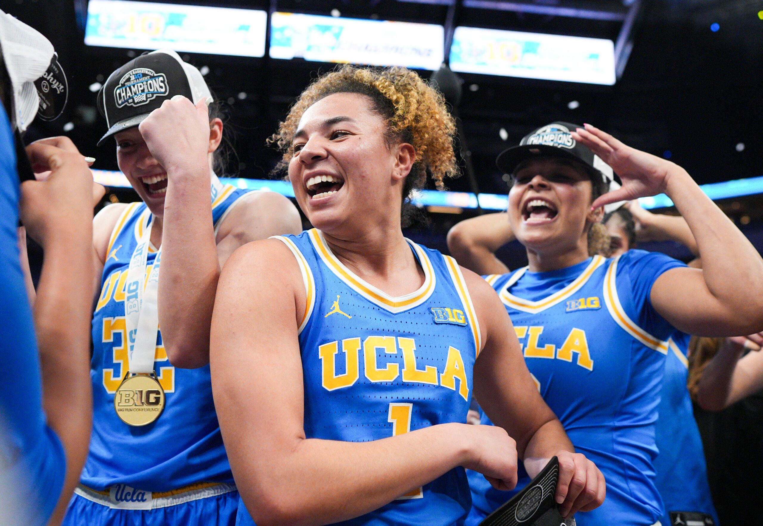 Kadınlar Basketbolu, NCAA Turnuvası, Kadınlar Basketbol Turnuvası, Mart Çılgınlığı, Bracket Tahmini, USA TODAY Spor Anketi, En İyi 25 Takım, UCLA, Güney Carolina, Connecticut, USC, Texas, TCU, Duke, Notre Dame, Kuzey Carolina Eyaleti, LSU, Mississippi, Basketbol Sıralamaları, Kadın Kolej Basketbolu, Turnuva Eşleşmeleri, Büyük On Konferansı, SEC Turnuvası, Big East Turnuvası, Big 12 Turnuvası, ACC Turnuvası
