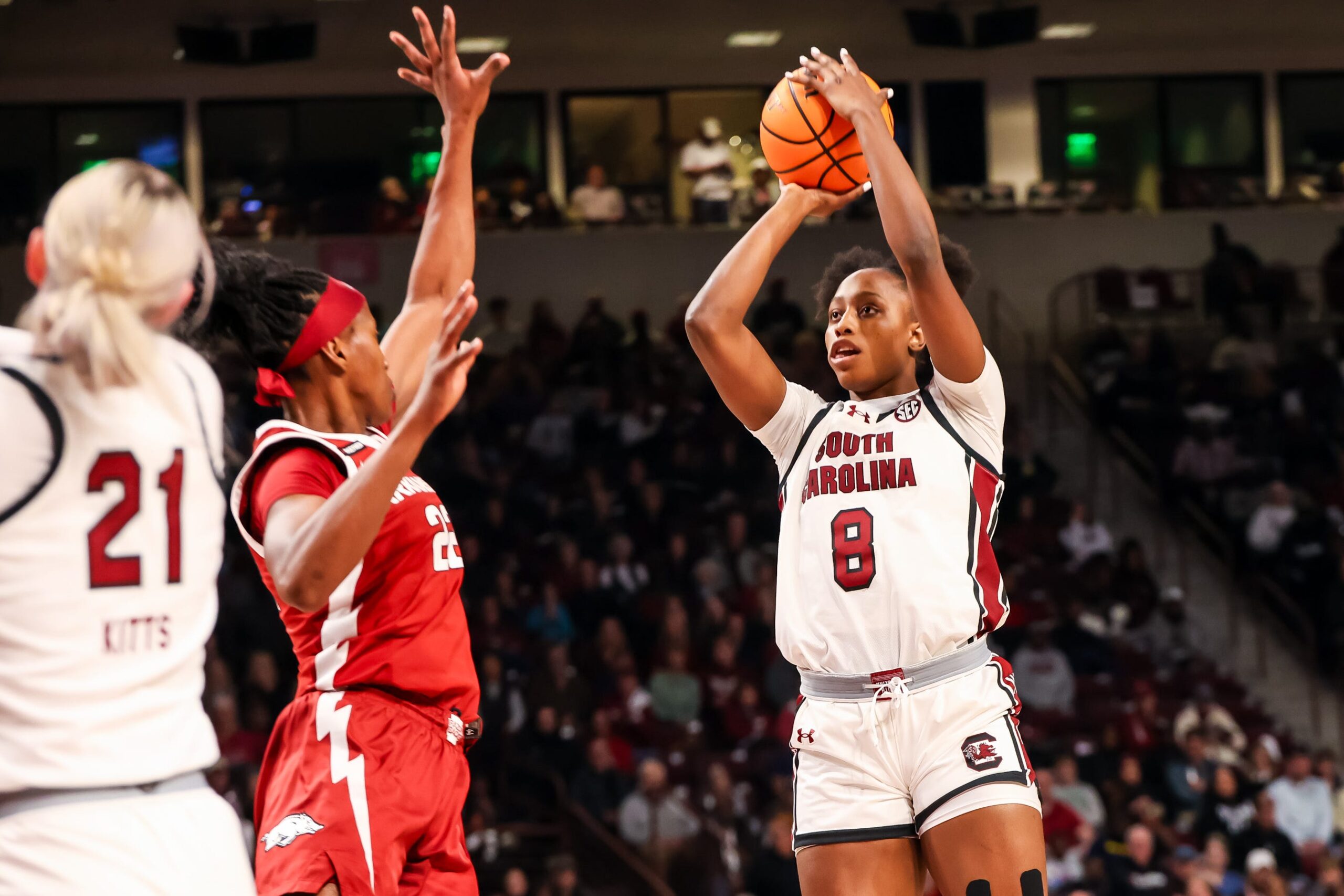 Kadınlar Basketbolu Çılgınlığı, NCAA Turnuvası, Şampiyonluk Adayları, Güney Carolina, UConn, UCLA, Texas, USC, Notre Dame, LSU, TCU, Duke, NC State, Basketbol Tahminleri, NCAA Turnuva Bahisleri, Kadınlar NCAA Basketbolu, March Madness, Amalie Arena, Tampa Bay, Basketbol Güç Sıralaması, Kadınlar Basketbolu Haberleri
