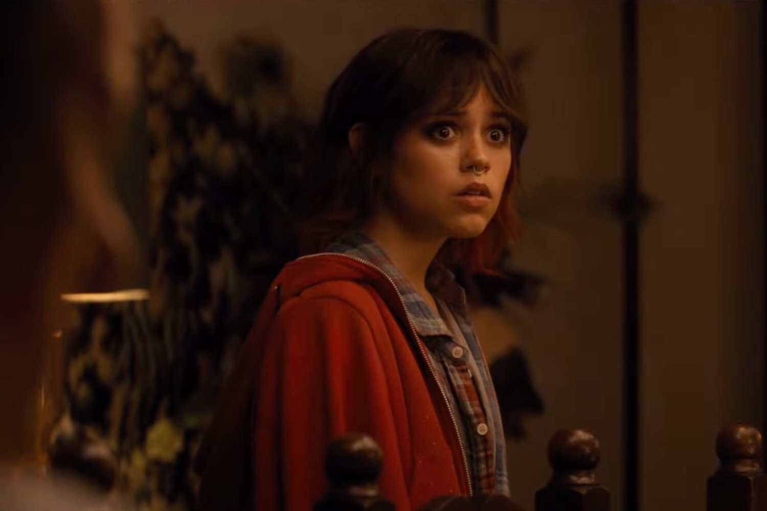 Jenna Ortega, Paul Rudd, Death of a Unicorn, A24, film incelemesi, Alex Scharfman, fantastik komedi, röportaj, kamera arkası, sinema, aktör, yönetmen, Ridley, Çarşamba, Avengers: Endgame, Tea Leoni, Richard E. Grant, Will Poulter, Anthony Carrigan, komedi, meta
