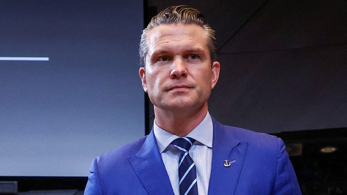 Başkan Trump, trans bireyler, askeri yasak, Pete Hegseth, Yargıç Ana Reyes, Pentagon, dava, askeri personel, cinsiyet kimliği, ordu, Fort Benning, Fort Bragg, Anayasa ihlalleri, yürütme emri
