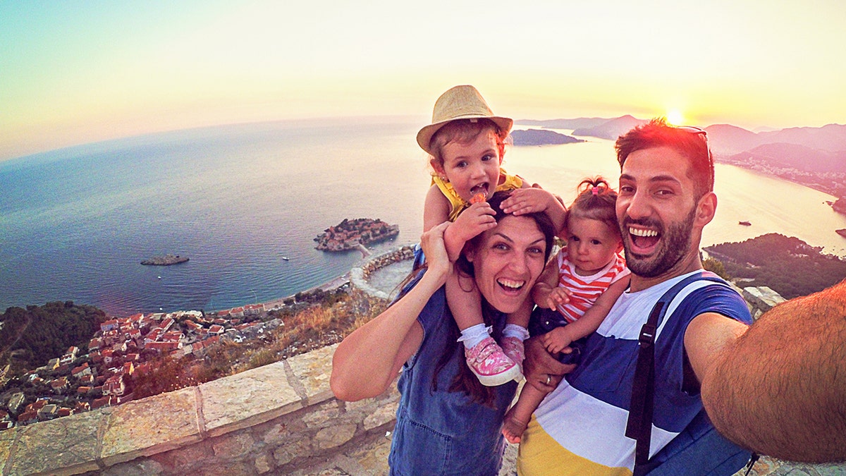 seyahat trendleri, 2025 seyahat trendleri, aile seyahati, fam travel, kök seyahati, millennials, Gen Z, American Express Travel, Audrey Hendley, Adam Duckworth, çok kuşaklı seyahat, aile tatili, seyahat planlama, seyahat haberleri, foxnews, seyahat ipuçları, seyahat destinasyonları
