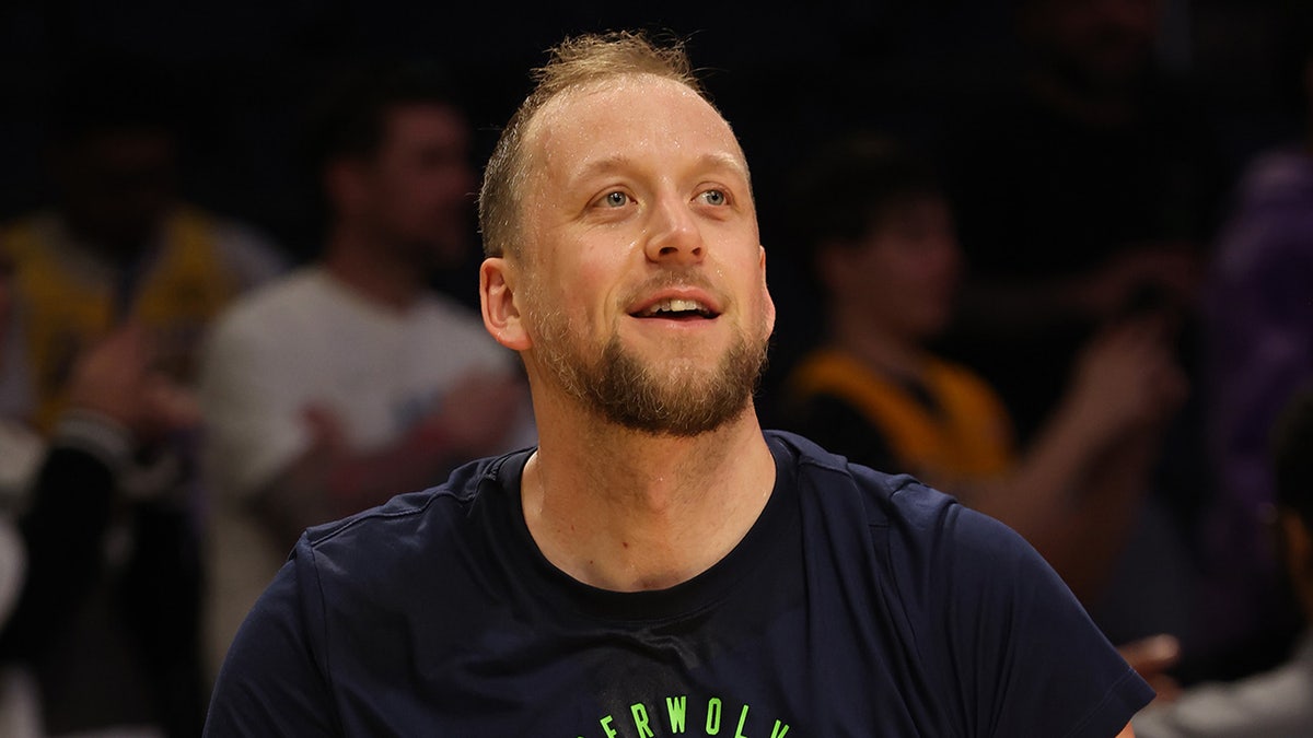 Minnesota Timberwolves, Chris Finch, Joe Ingles, Jacob Ingles, otizm, NBA, aile, duyusal aşırı yüklenme, başlangıç kadrosu, spor, Fox News, Renae Ingles

