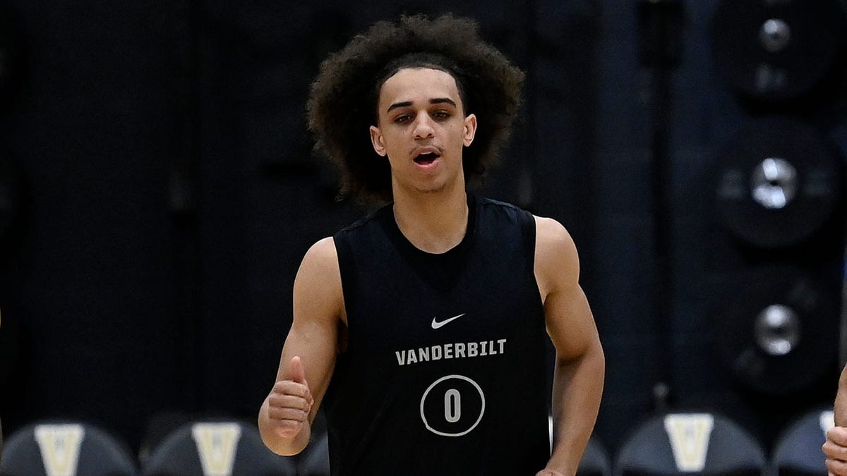 Karris Bilal, Vanderbilt, transfer portal, basketbol, kolej basketbolu, March Madness, NCAA turnuvası, Saint Marys, redshirt, transfer, spor haberleri, Vanderbilt Commodores, Jason Edwards, Devin McGlockton, Fox News Sports, kolej basketbol transferleri.
