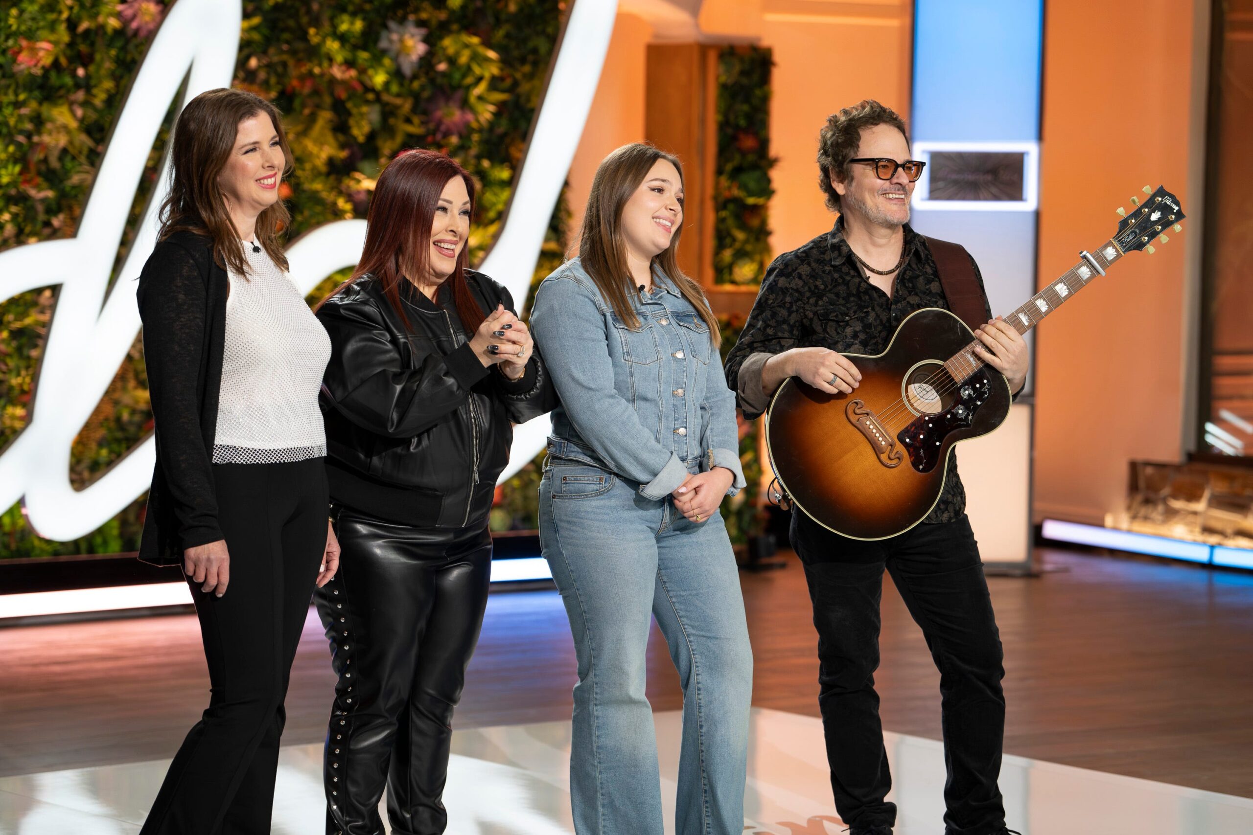 American Idol, seçmeler, yarışmacılar, şarkılar, kapak şarkılar, özgün şarkılar, Carrie Underwood, gözyaşları, Nina Daig, Average Joe, Drew Ryn, Walk on Water, Luke Bryan, Sam Sparks, Colorado Gray, Freddie McClendon, You Never Loved Him, Davis McClendon, cinayet, Hollywood Haftası, Brian Littrell, Baylee Littrell, nepotizm, Lola Bonfiglio, Rob Bonfiglio, Carnie Wilson, Wendy Wilson, Brian Wilson, Hold On, Kacey Musgraves, Rainbow, Lionel Richie, Desmond Roberts, Beautiful Things, Benson Boone, altın bilet, müzik öğretmeni, yarışma, yetenek, şarkıcı
